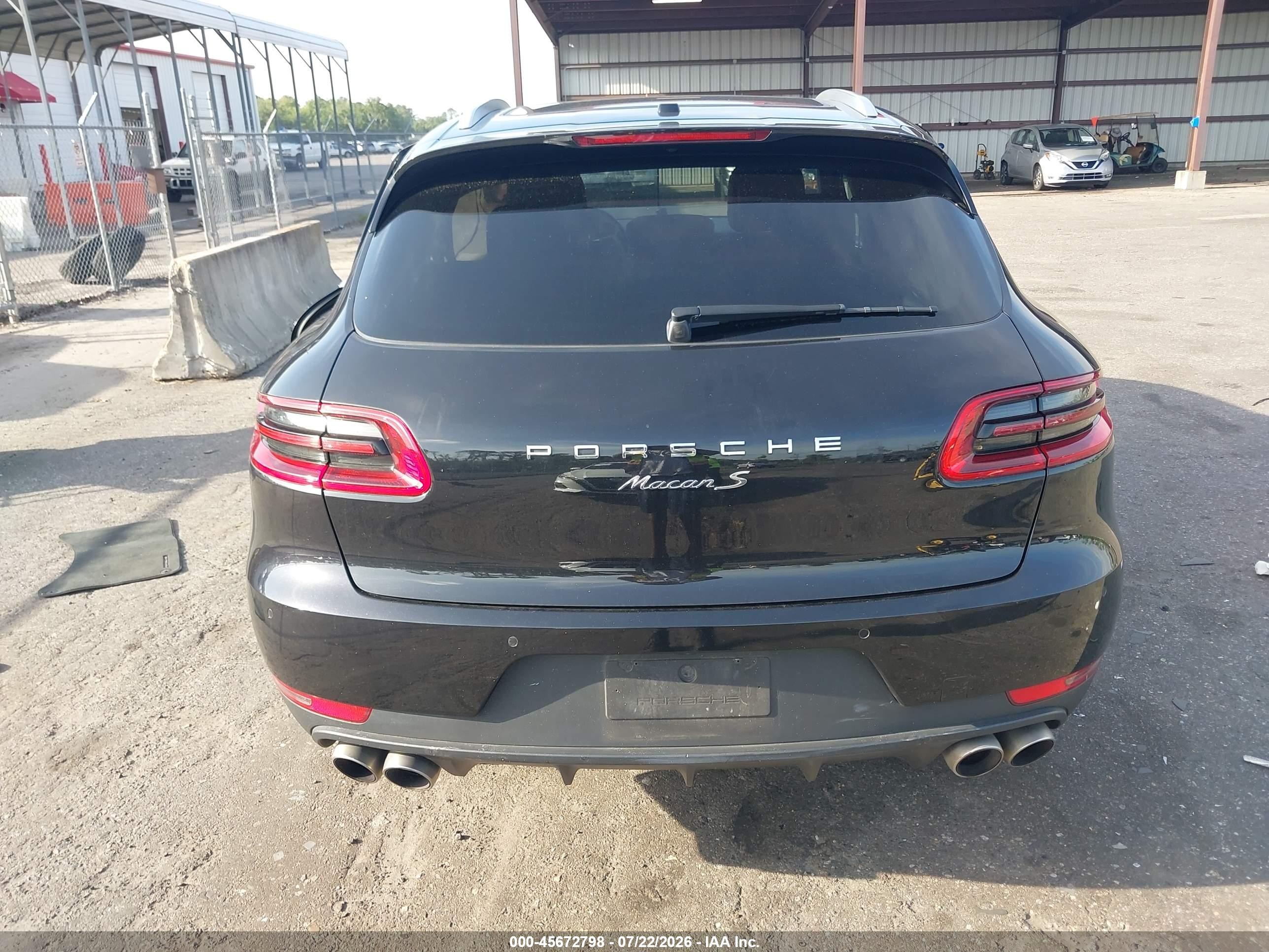 2015 Porsche Macan S Black vin: WP1AB2A58FLB71413