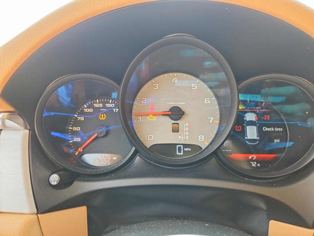 2015 Porsche Macan S Gold vin: WP1AB2A59FLB41417