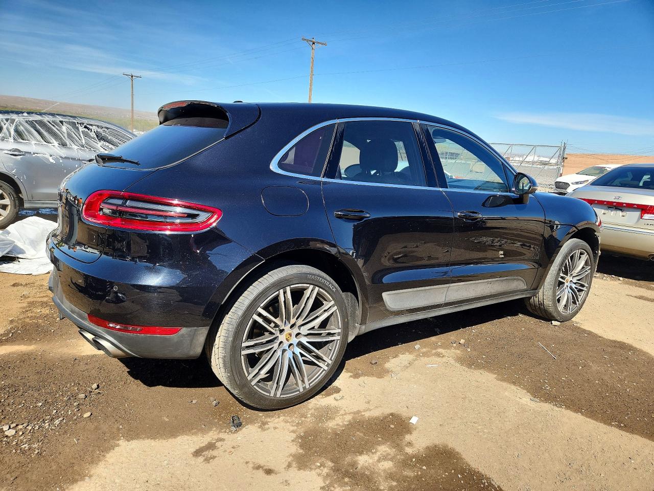 2015 Porsche Macan S Black vin: WP1AB2A59FLB44771