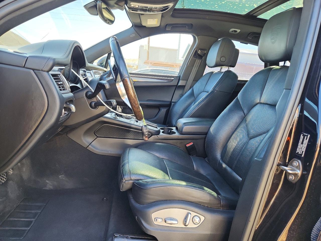 2015 Porsche Macan S Black vin: WP1AB2A59FLB44771
