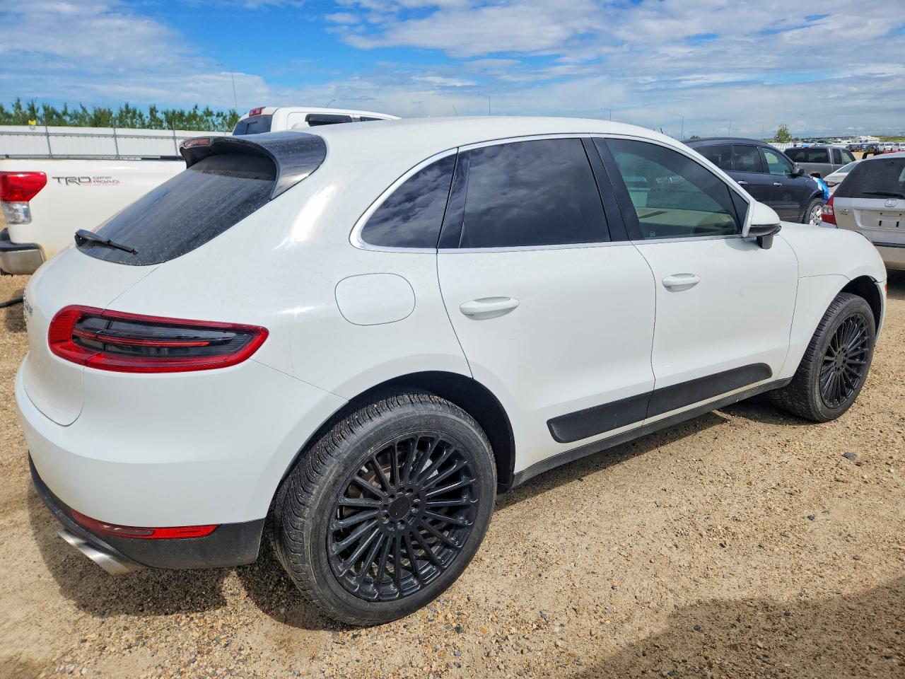 2015 Porsche Macan S White vin: WP1AB2A59FLB55396