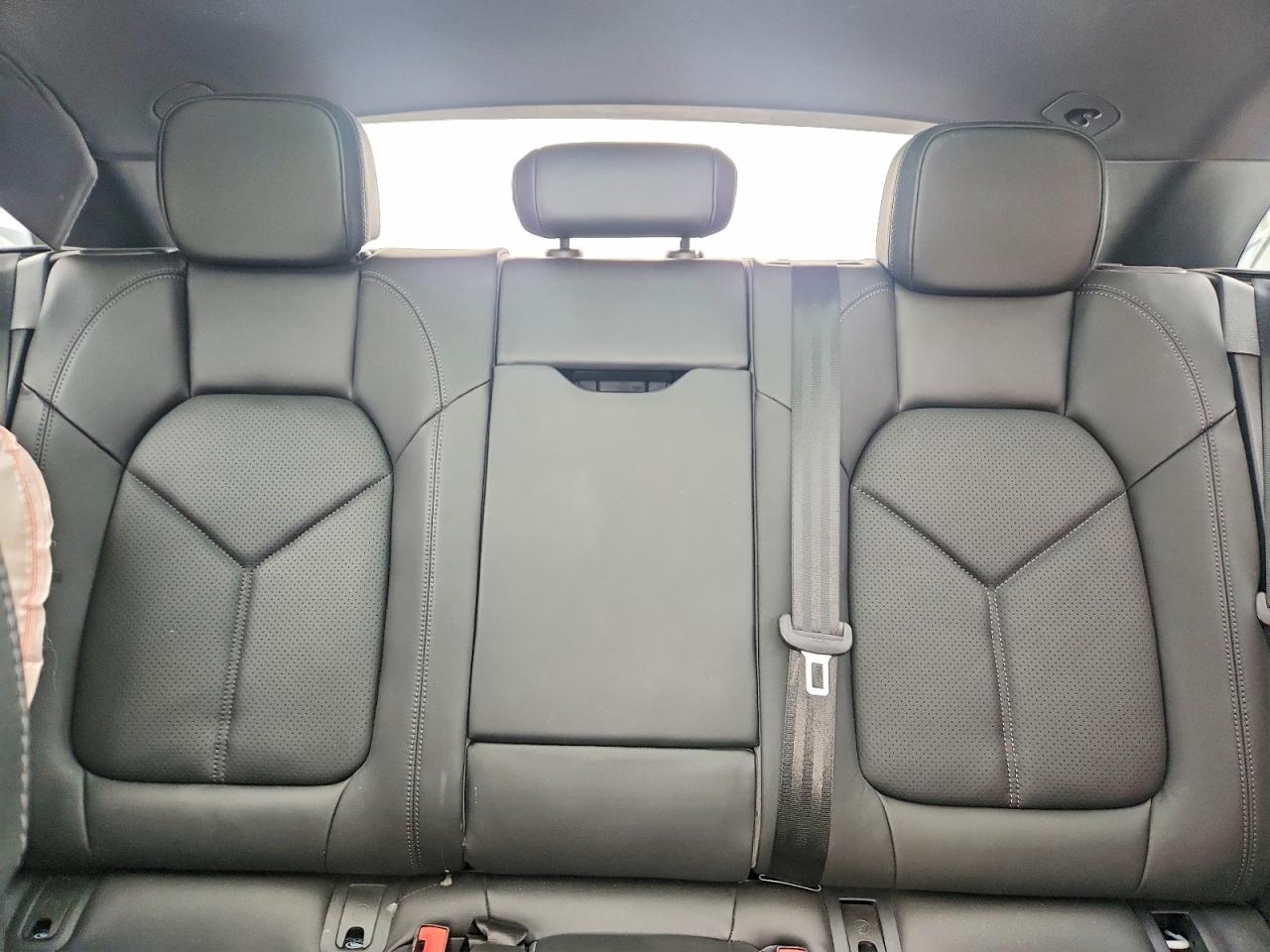 2018 Porsche Macan S White vin: WP1AB2A59JLB39952