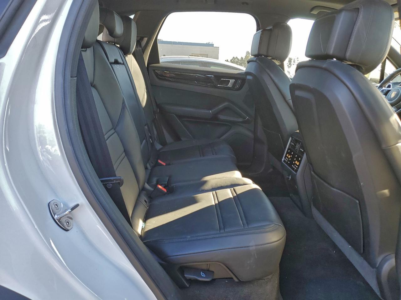 2022 Porsche Cayenne S White vin: WP1AB2AY8NDA31624