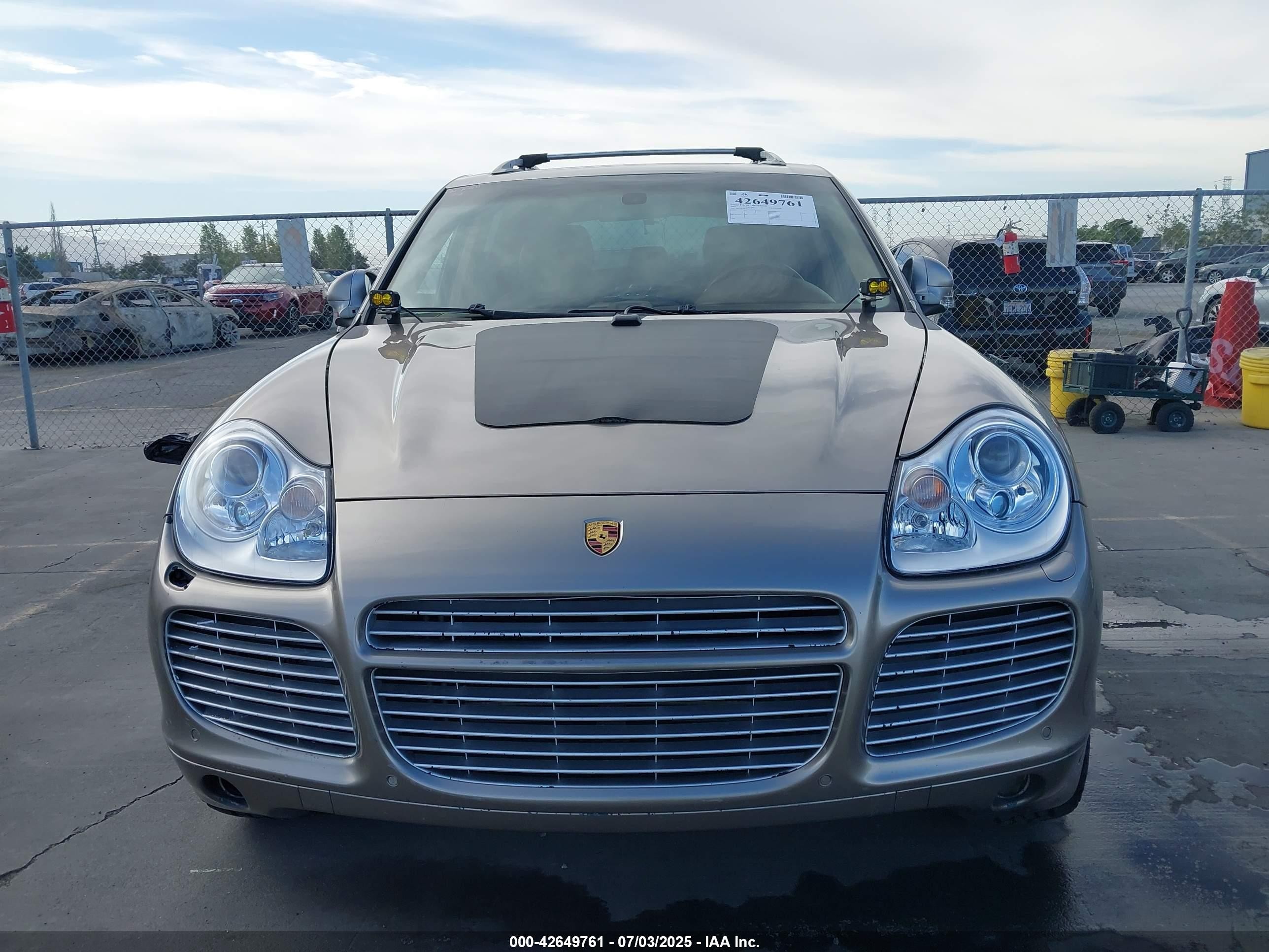2005 Porsche Cayenne Turbo Silver vin: WP1AC29P15LA90237