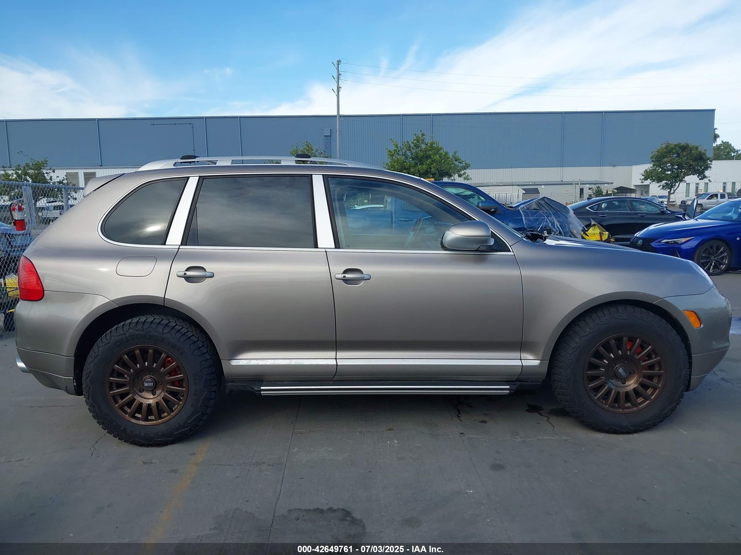 2005 Porsche Cayenne Turbo Silver vin: WP1AC29P15LA90237