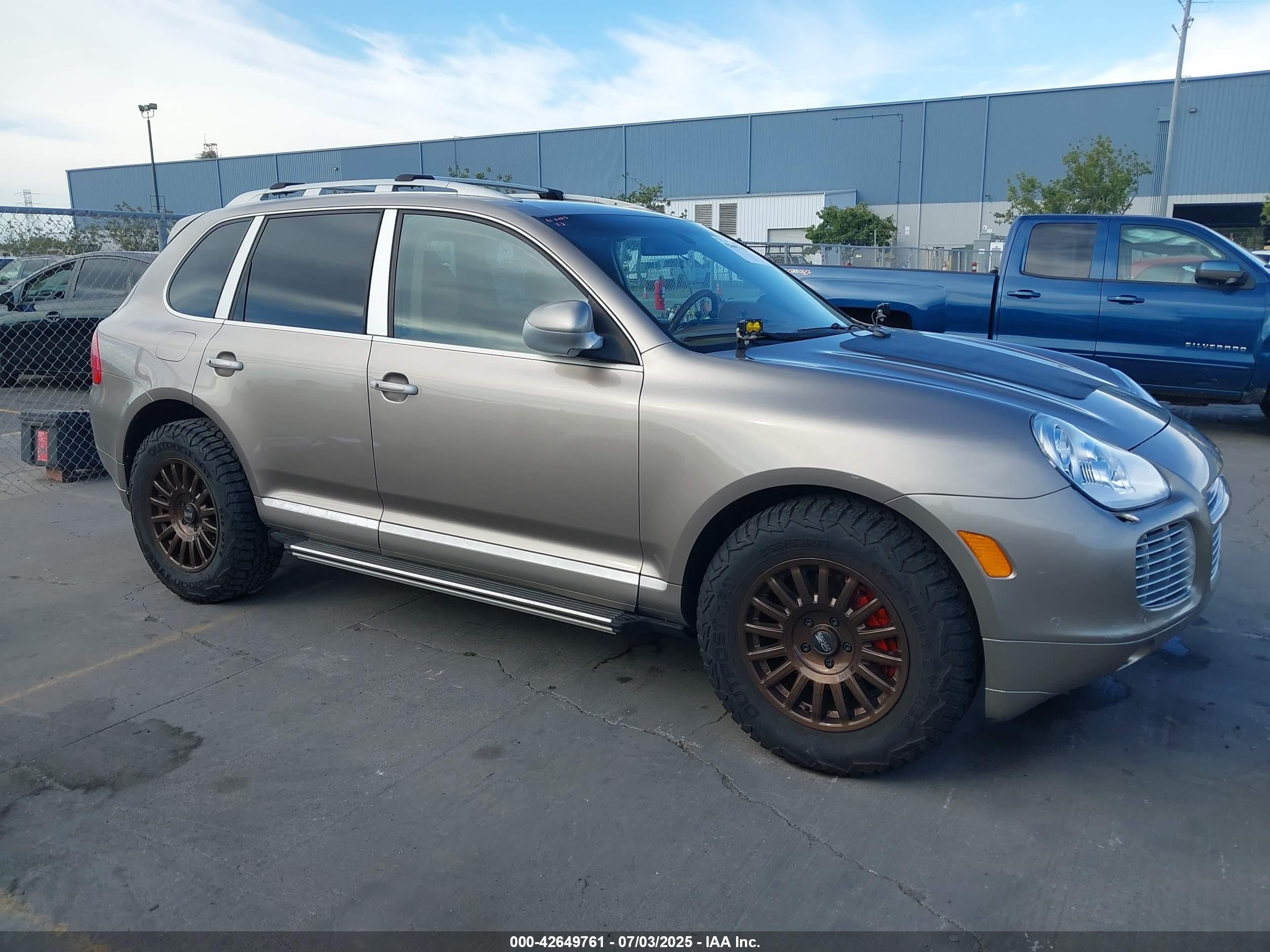 2005 Porsche Cayenne Turbo Silver vin: WP1AC29P15LA90237