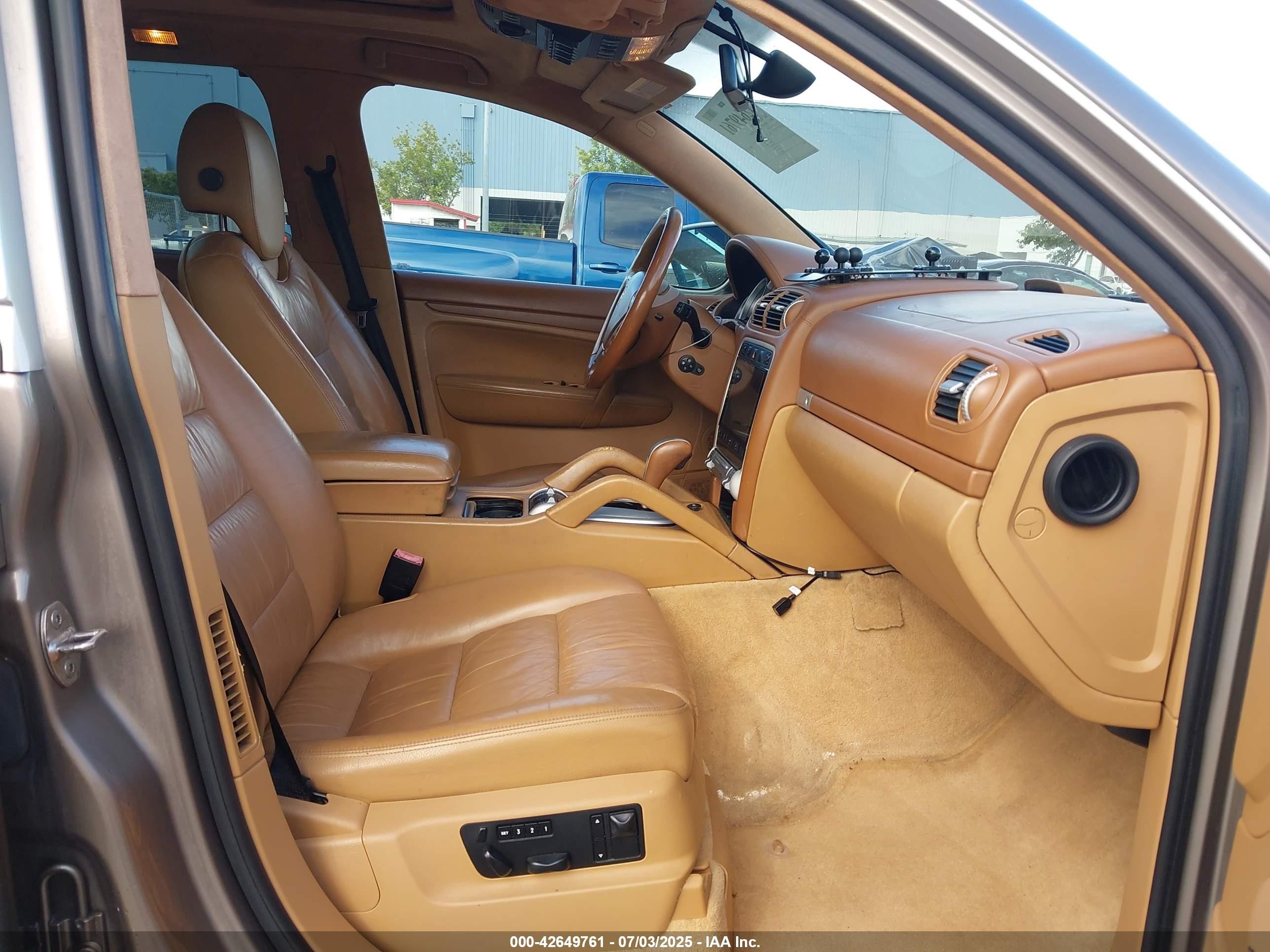 2005 Porsche Cayenne Turbo Silver vin: WP1AC29P15LA90237