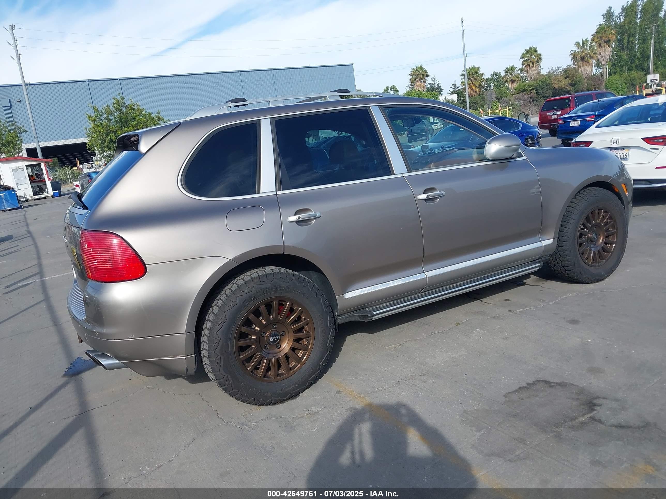 2005 Porsche Cayenne Turbo Silver vin: WP1AC29P15LA90237