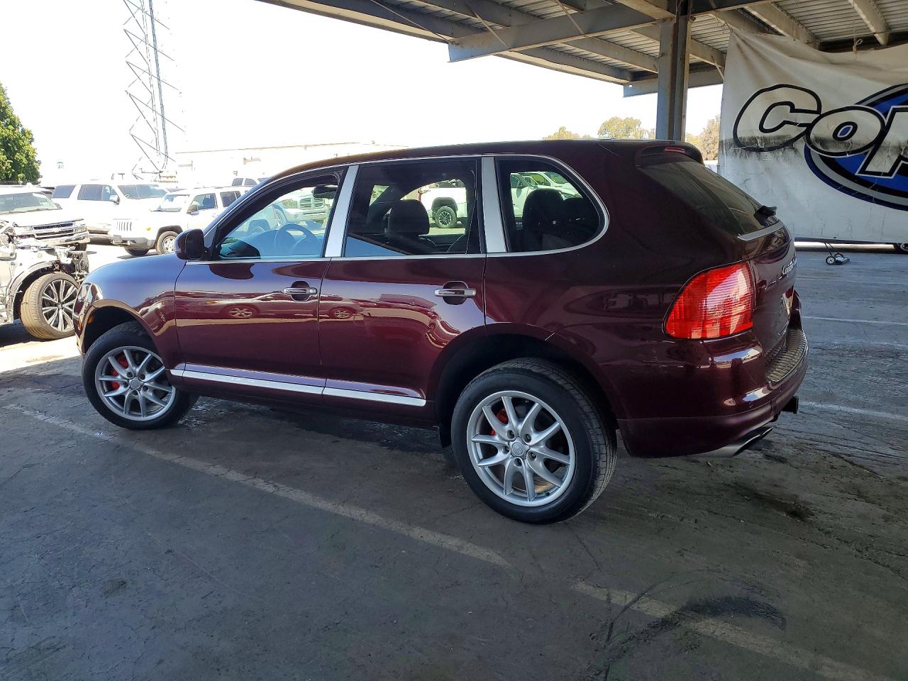 2005 Porsche Cayenne Turbo Burgundy vin: WP1AC29P95LA91085