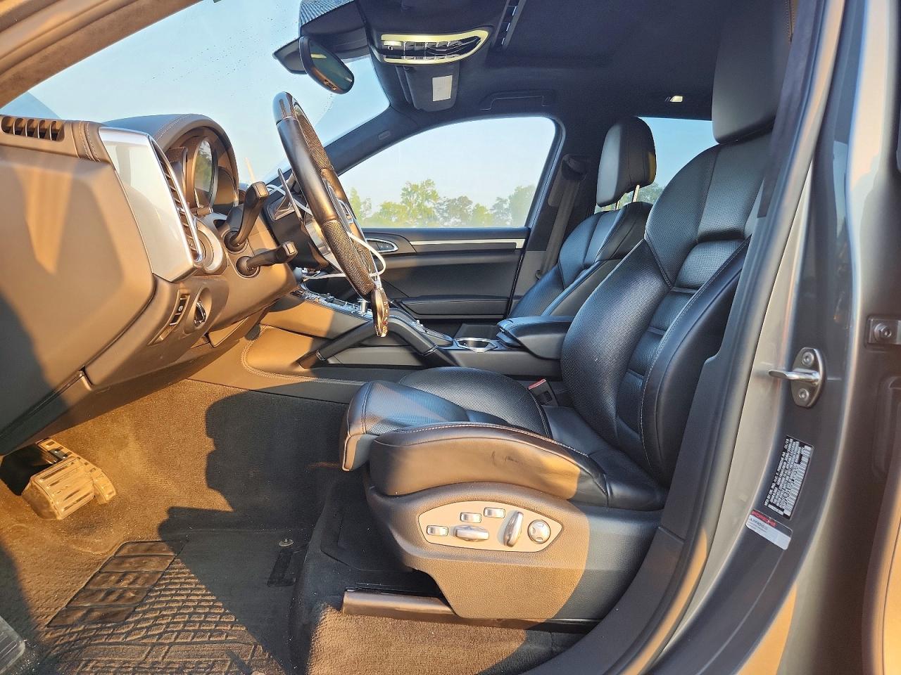 2015 Porsche Cayenne Turbo Brown vin: WP1AC2A20FLA82308