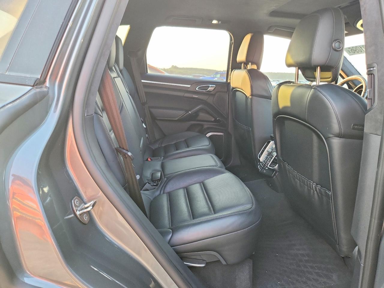 2015 Porsche Cayenne Turbo Brown vin: WP1AC2A20FLA82308