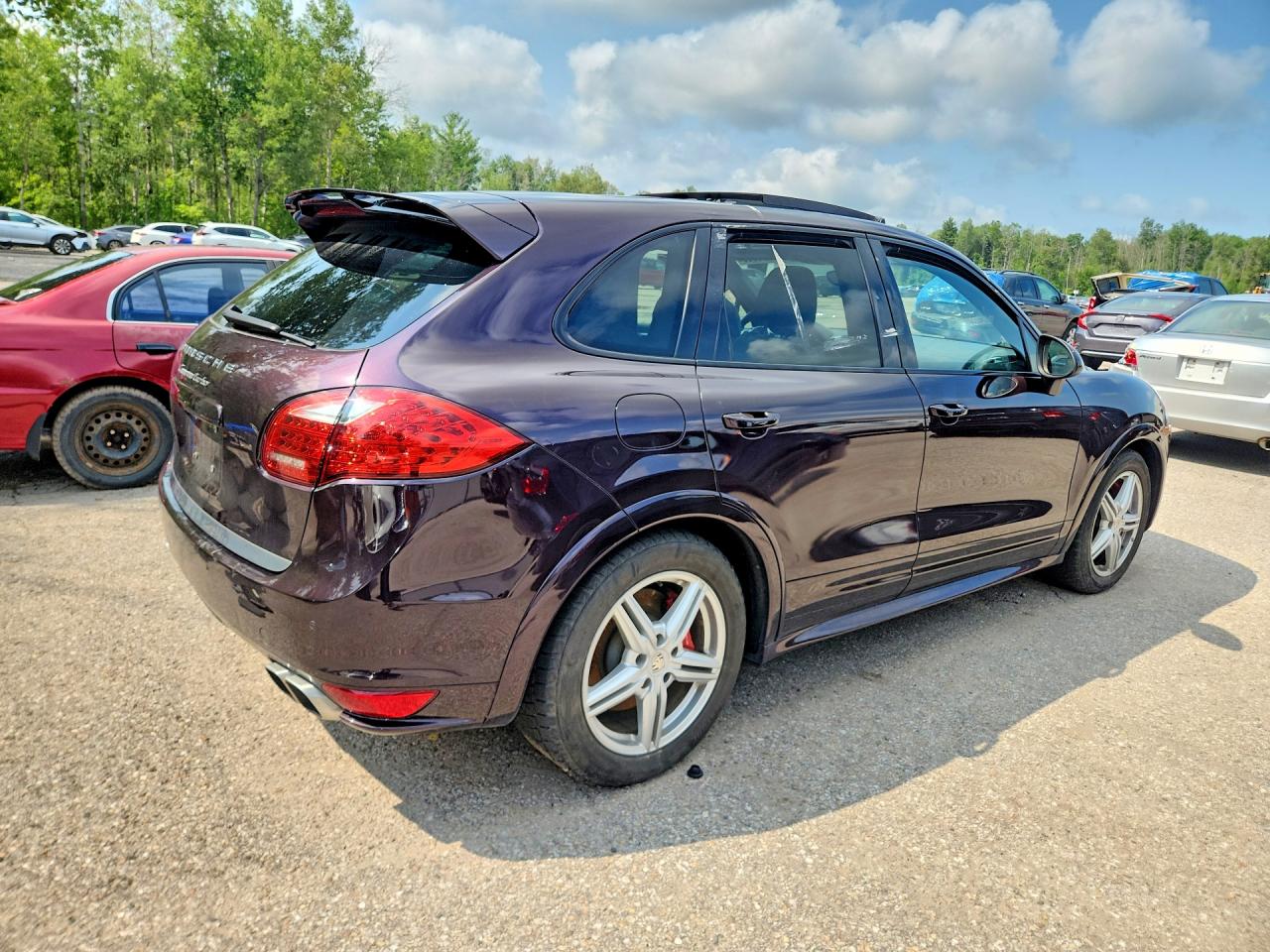 2012 Porsche Cayenne Turbo Burgundy vin: WP1AC2A22CLA83942