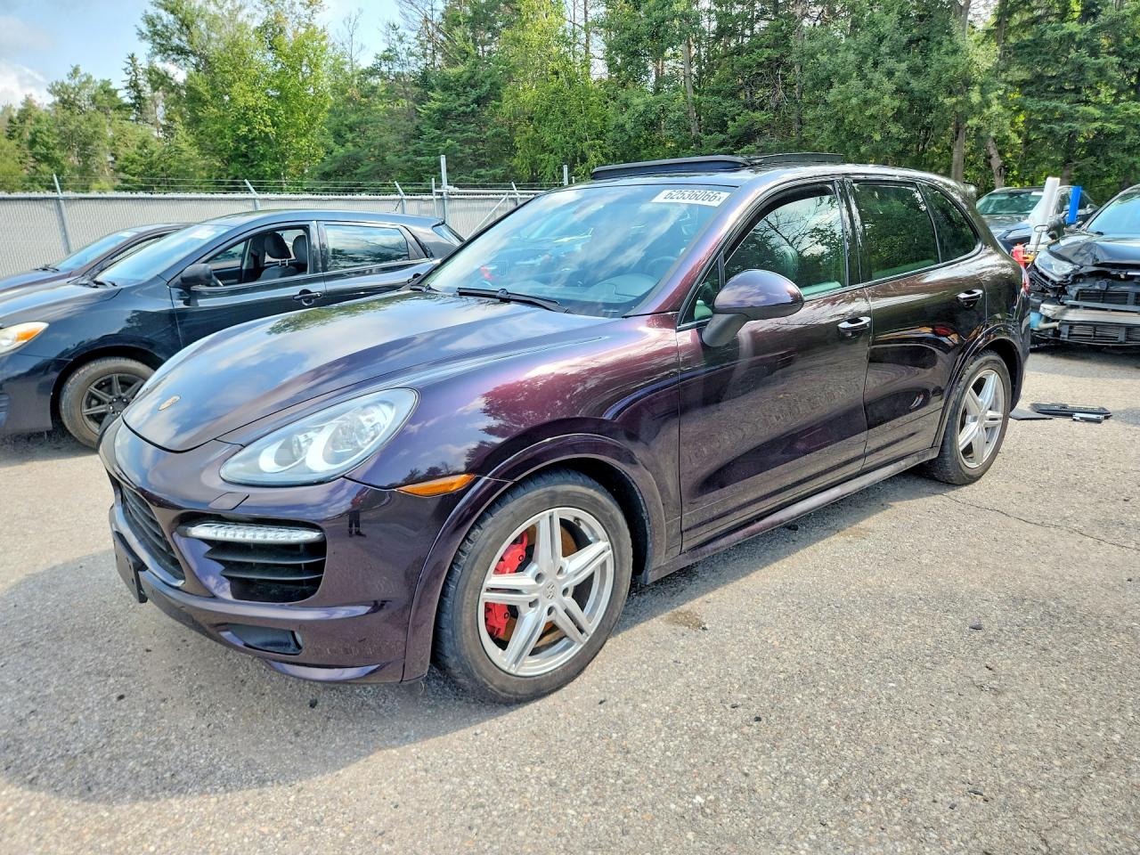 2012 Porsche Cayenne Turbo Burgundy vin: WP1AC2A22CLA83942
