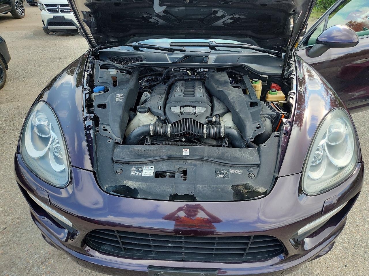 2012 Porsche Cayenne Turbo Burgundy vin: WP1AC2A22CLA83942