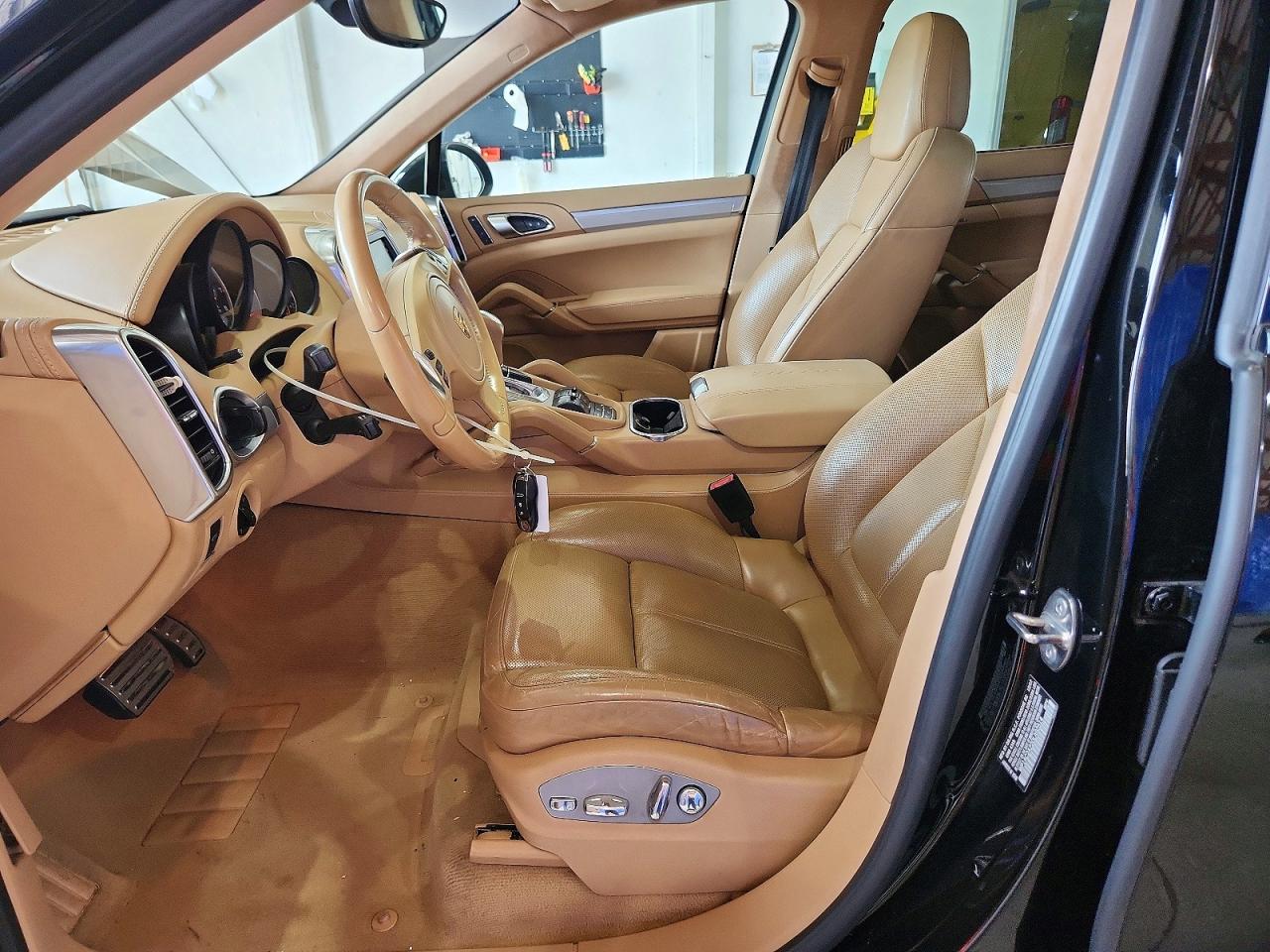 2013 Porsche Cayenne Turbo Black vin: WP1AC2A22DLA92514