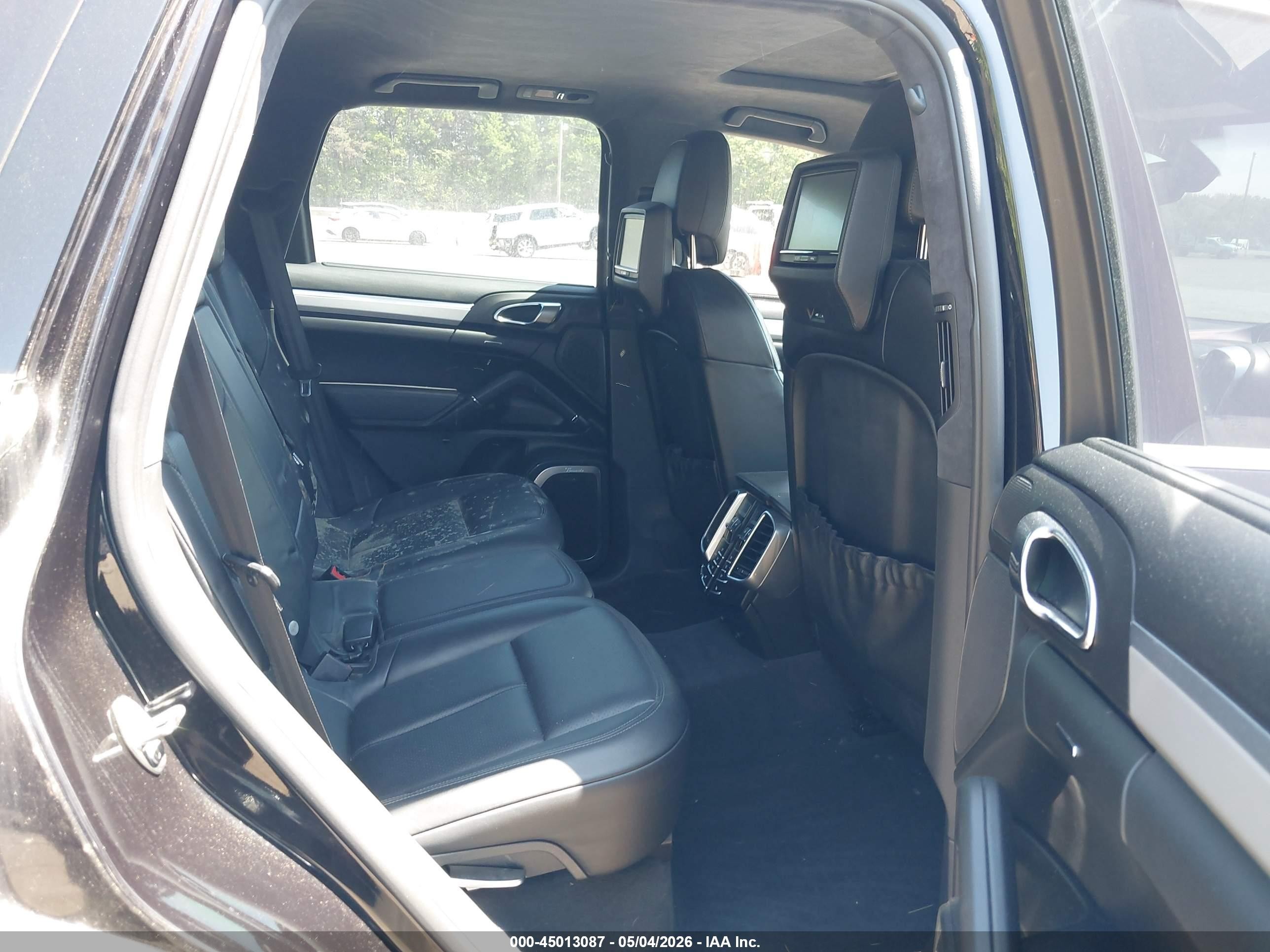 2011 Porsche Cayenne   Black vin: WP1AC2A23BLA85682