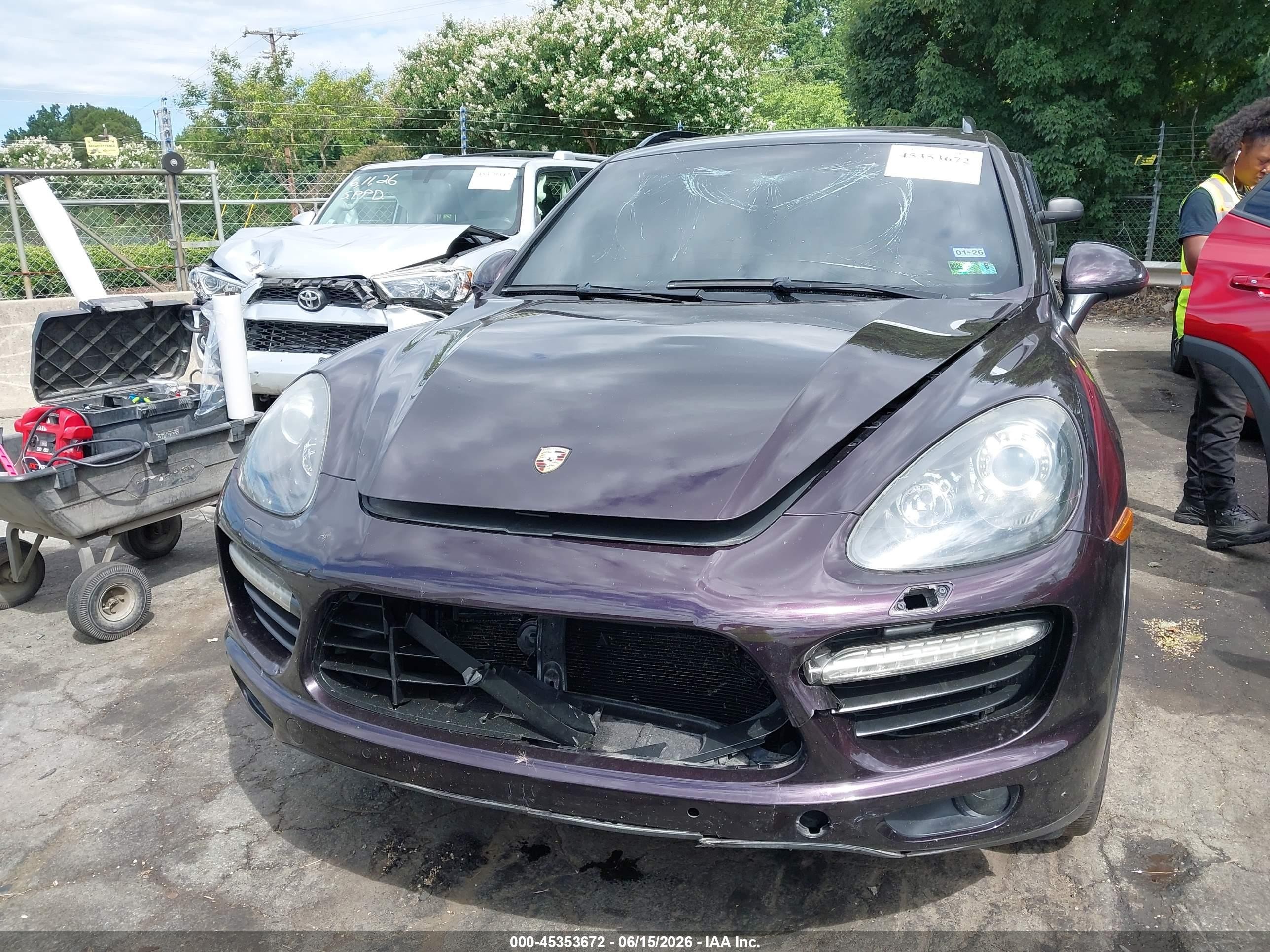 2012 Porsche Cayenne Turbo Purple vin: WP1AC2A2XCLA83185