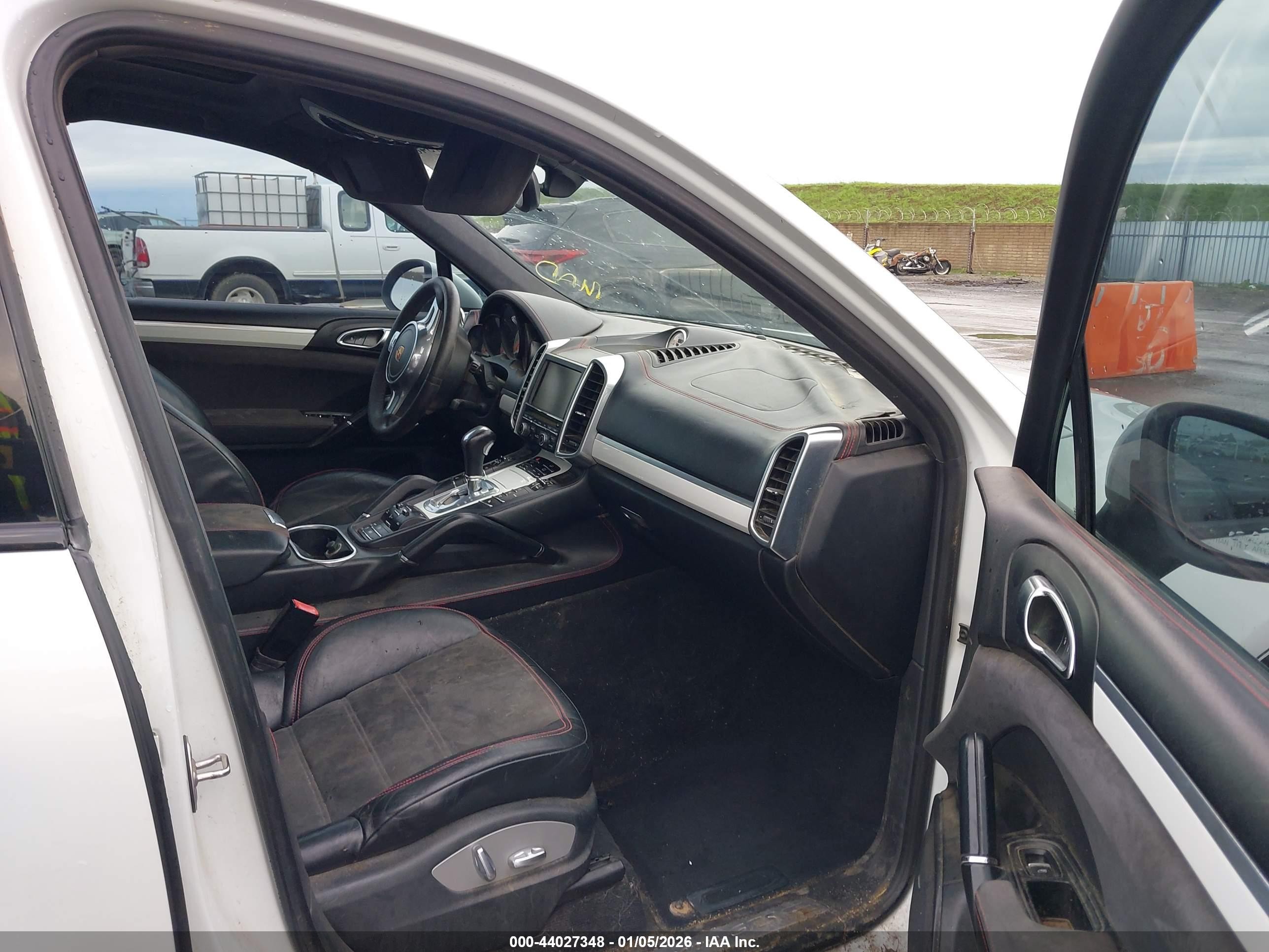 2014 Porsche Cayenne Gts White vin: WP1AD2A20ELA73362