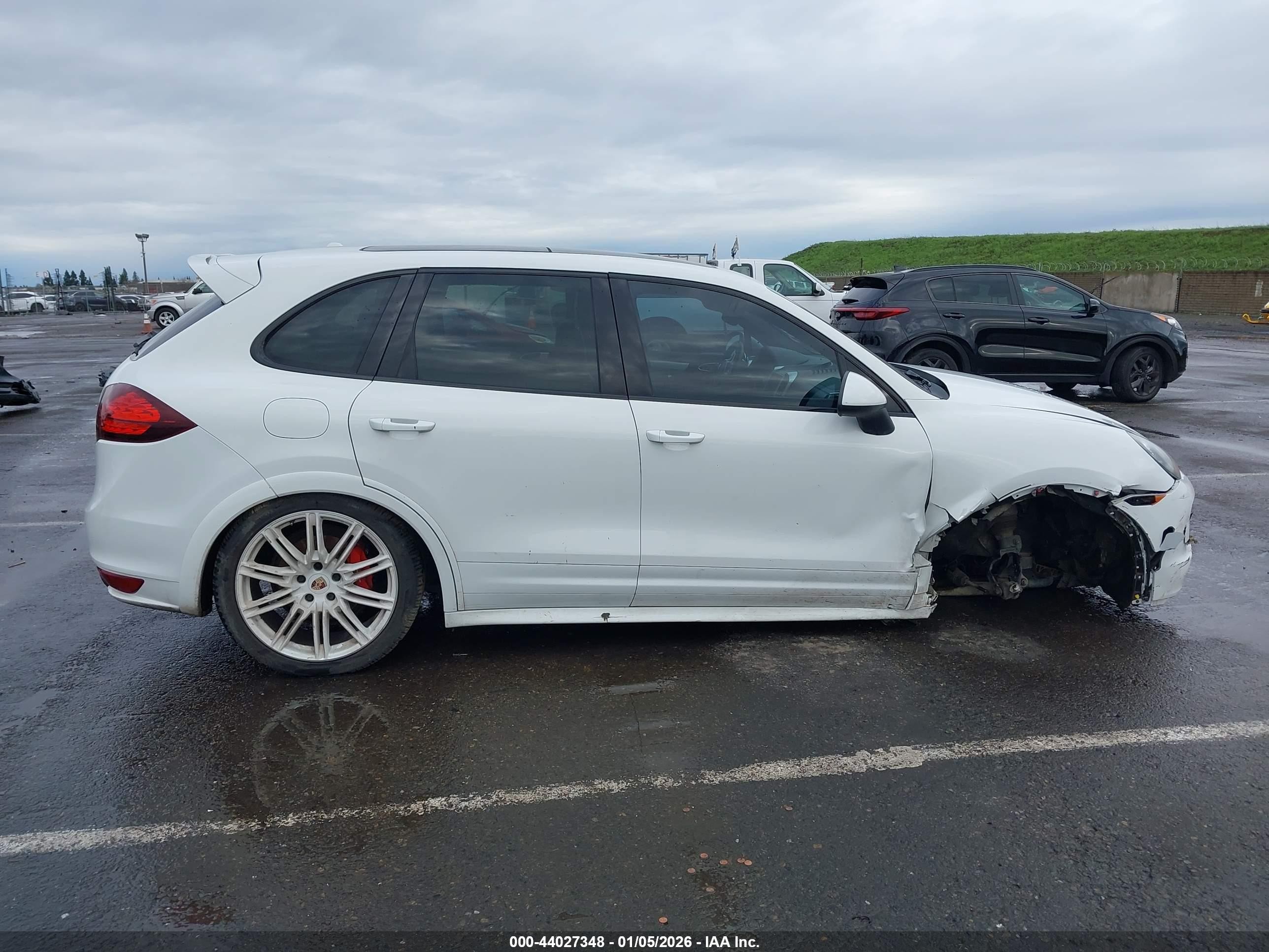 2014 Porsche Cayenne Gts White vin: WP1AD2A20ELA73362