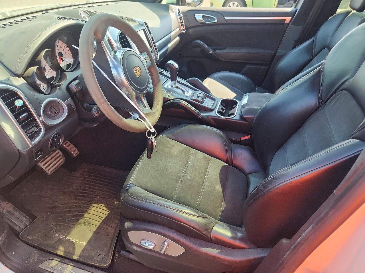 2014 Porsche Cayenne White vin: WP1AD2A22ELA72701