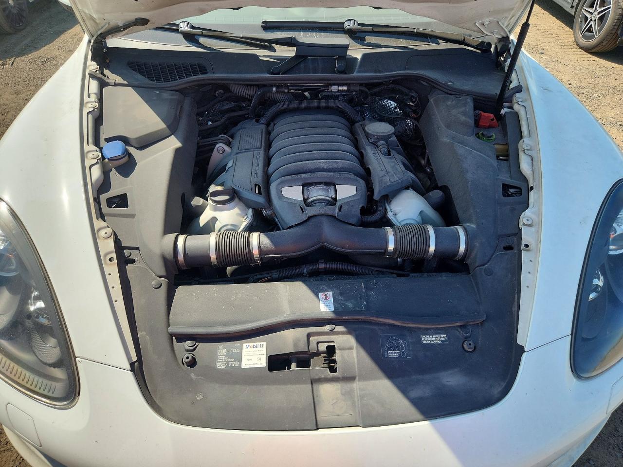 2014 Porsche Cayenne White vin: WP1AD2A22ELA72701