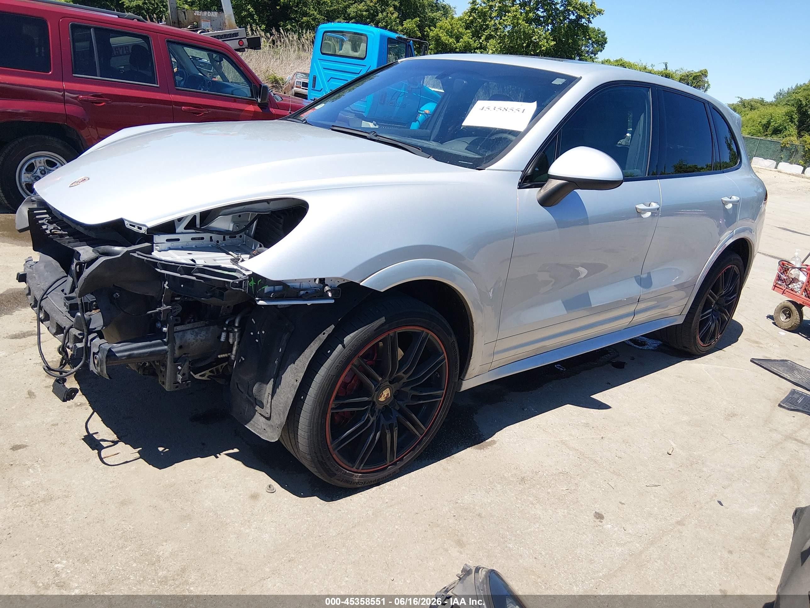 2013 Porsche Cayenne Gts Silver vin: WP1AD2A23DLA71247