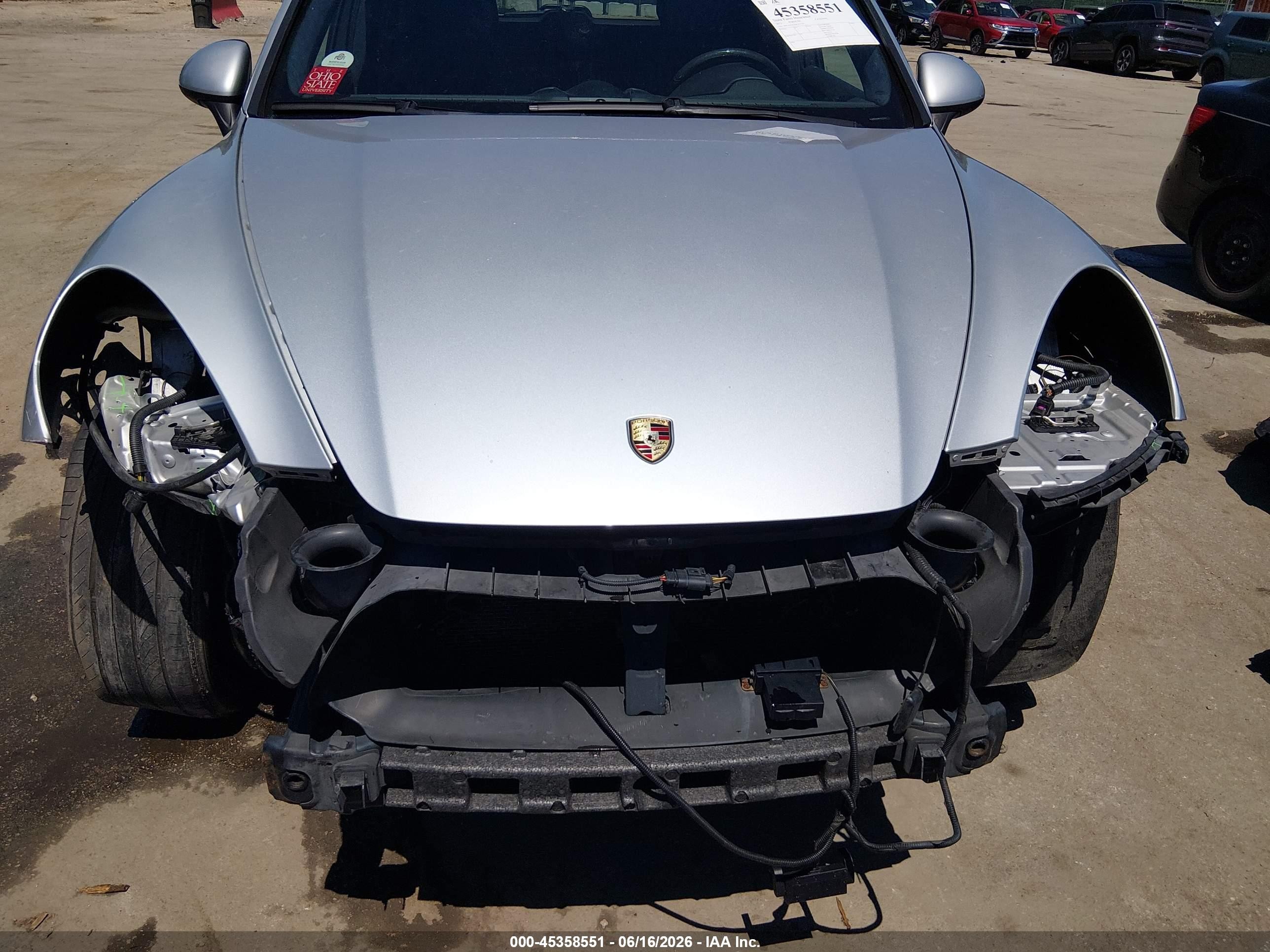 2013 Porsche Cayenne Gts Silver vin: WP1AD2A23DLA71247