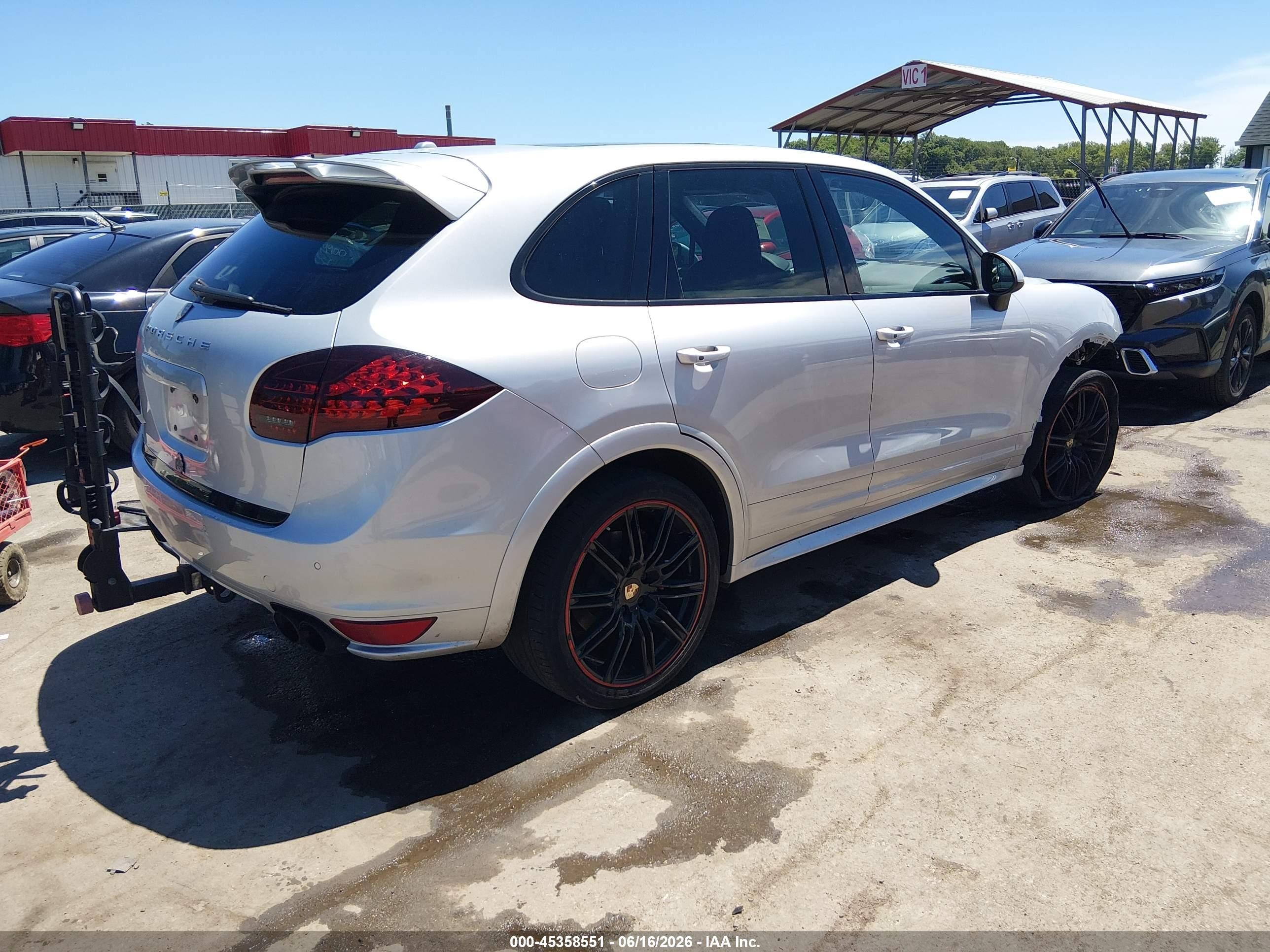 2013 Porsche Cayenne Gts Silver vin: WP1AD2A23DLA71247