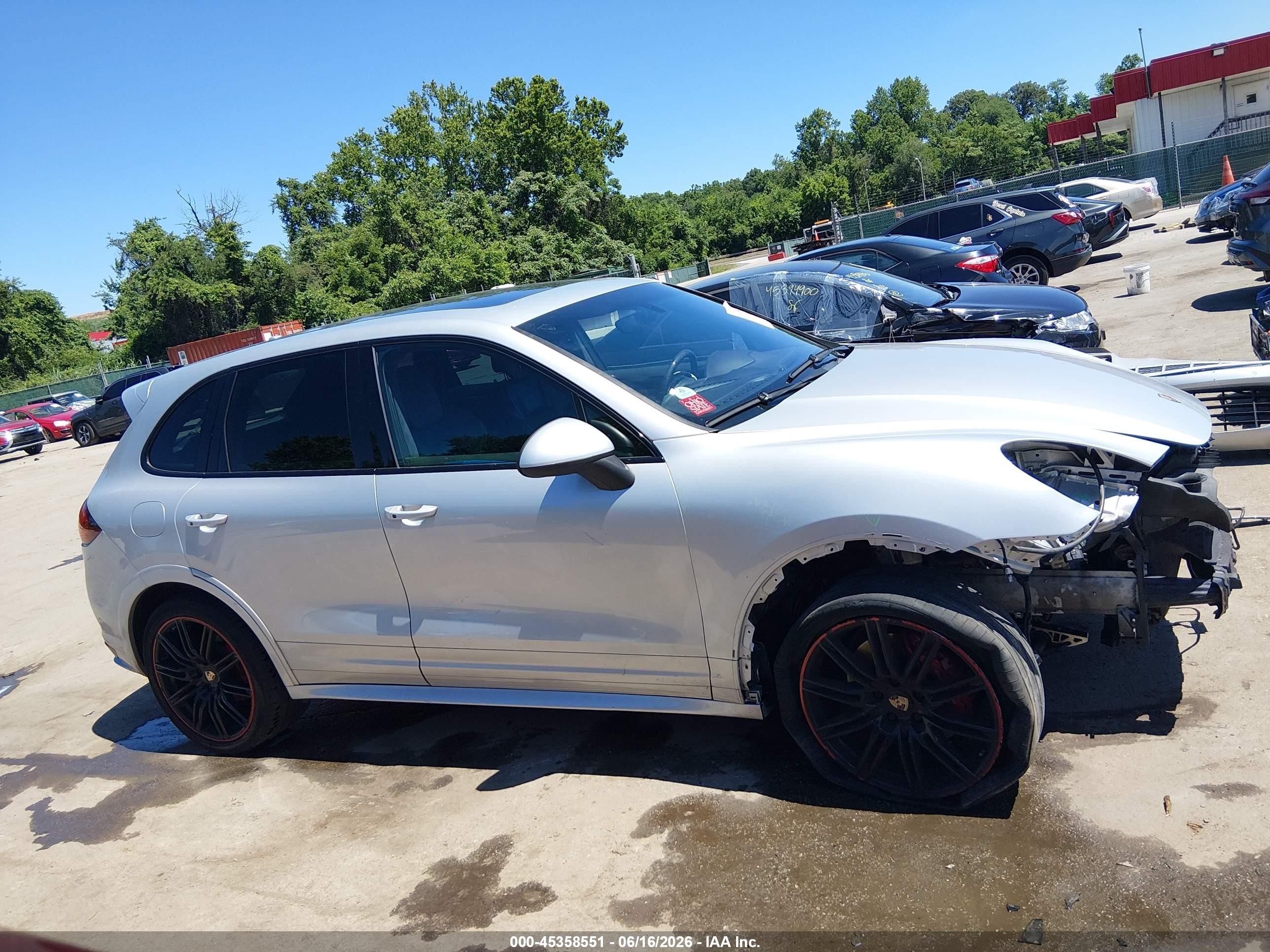 2013 Porsche Cayenne Gts Silver vin: WP1AD2A23DLA71247