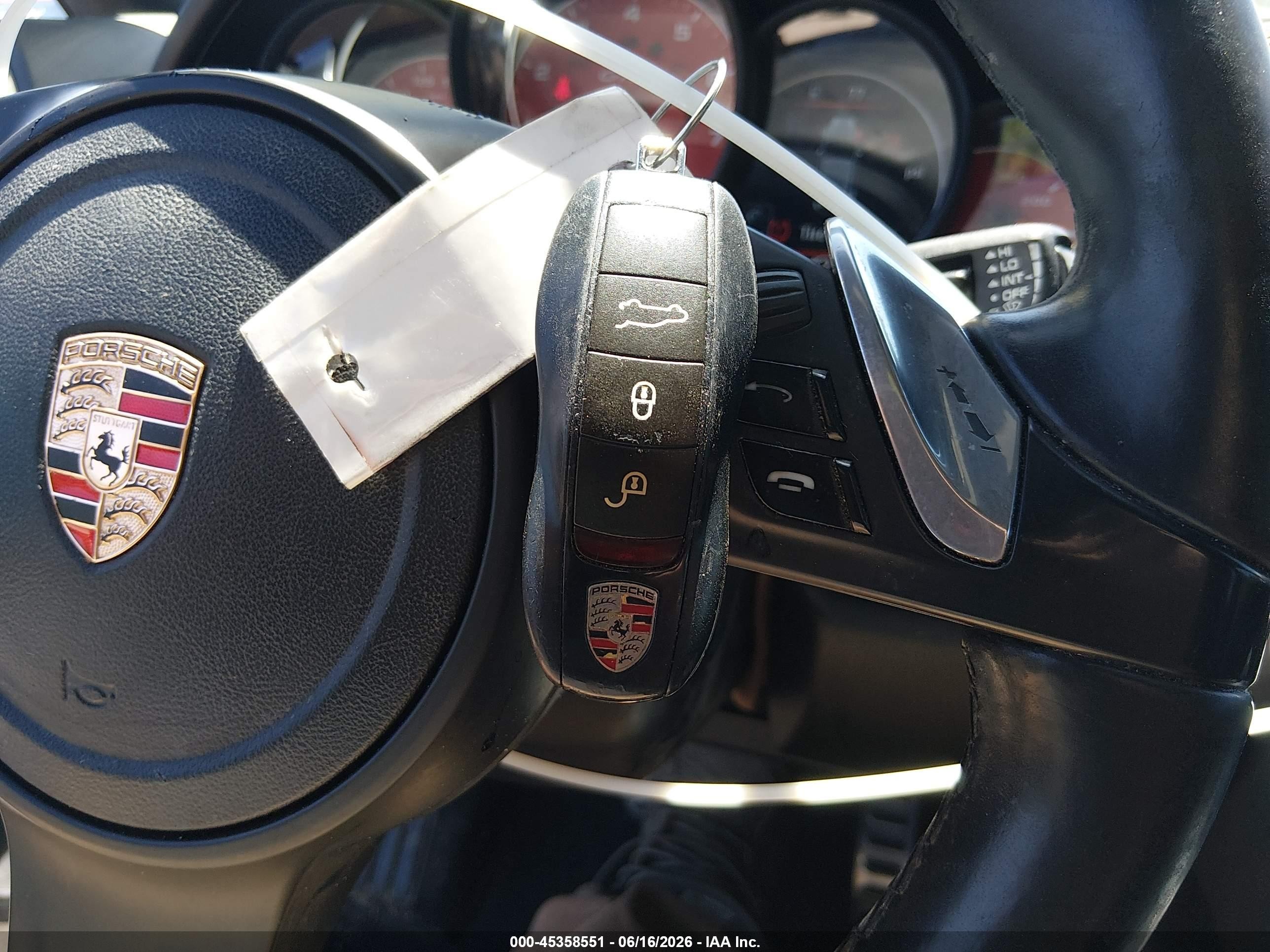 2013 Porsche Cayenne Gts Silver vin: WP1AD2A23DLA71247