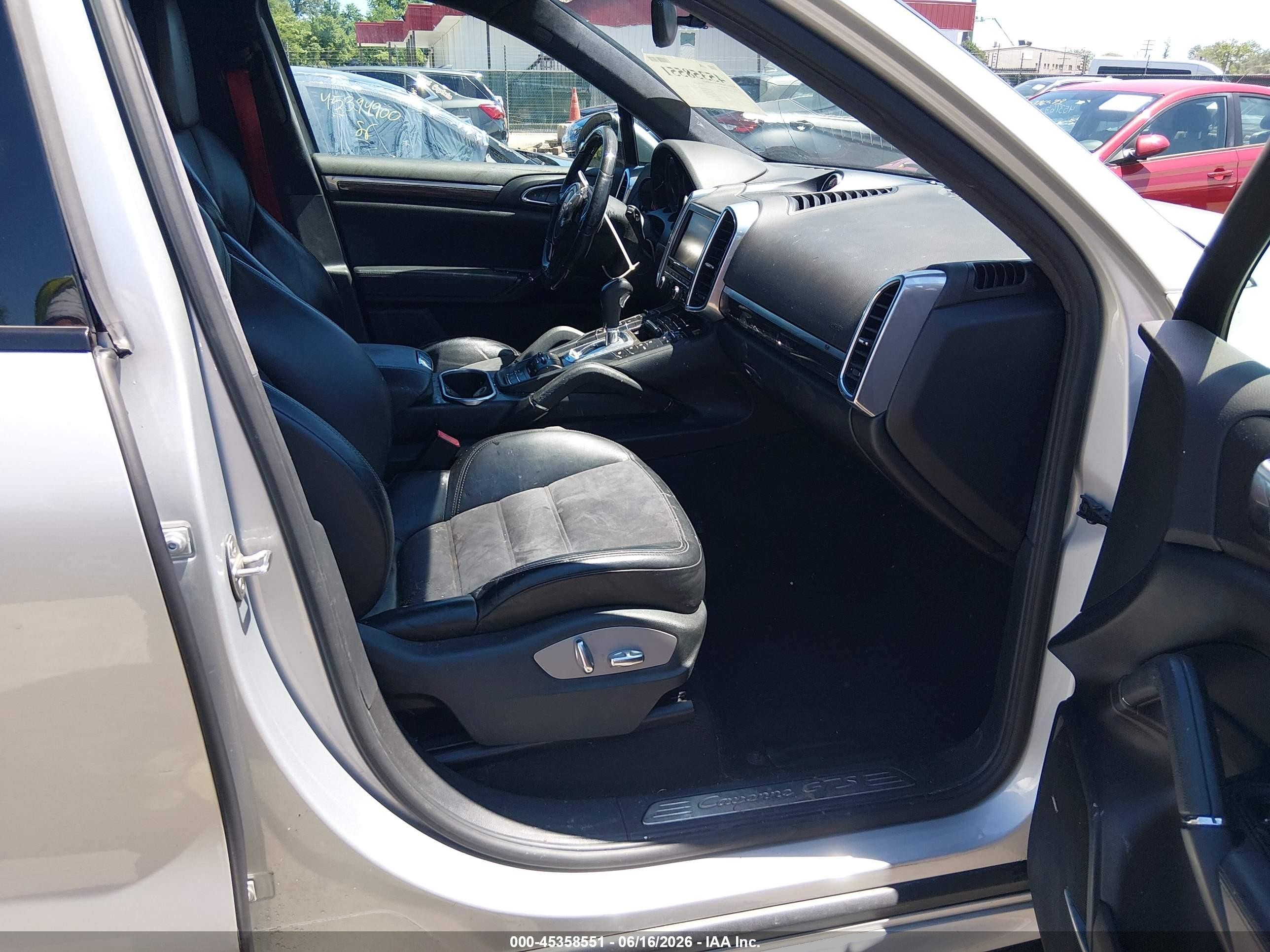 2013 Porsche Cayenne Gts Silver vin: WP1AD2A23DLA71247