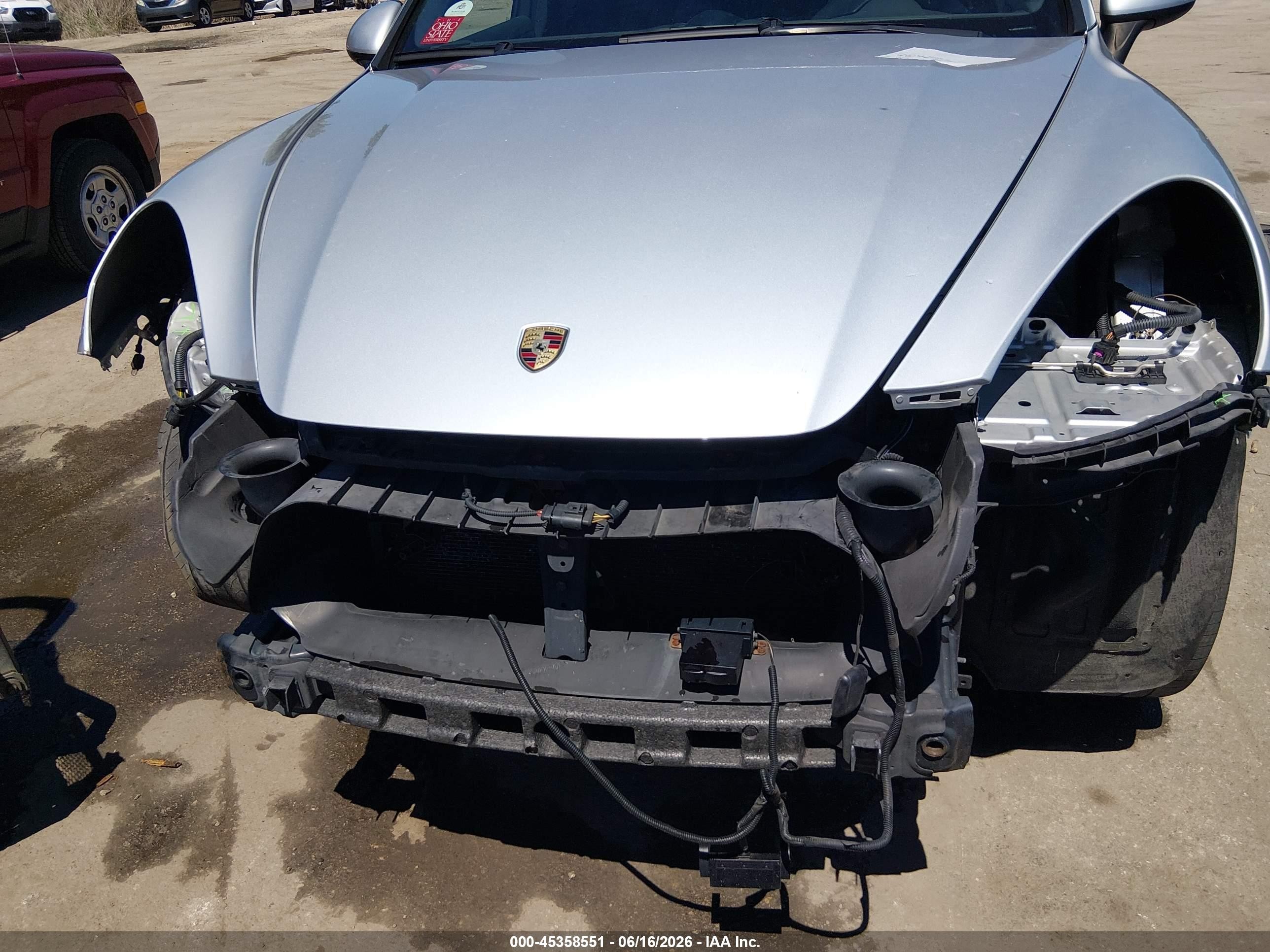 2013 Porsche Cayenne Gts Silver vin: WP1AD2A23DLA71247