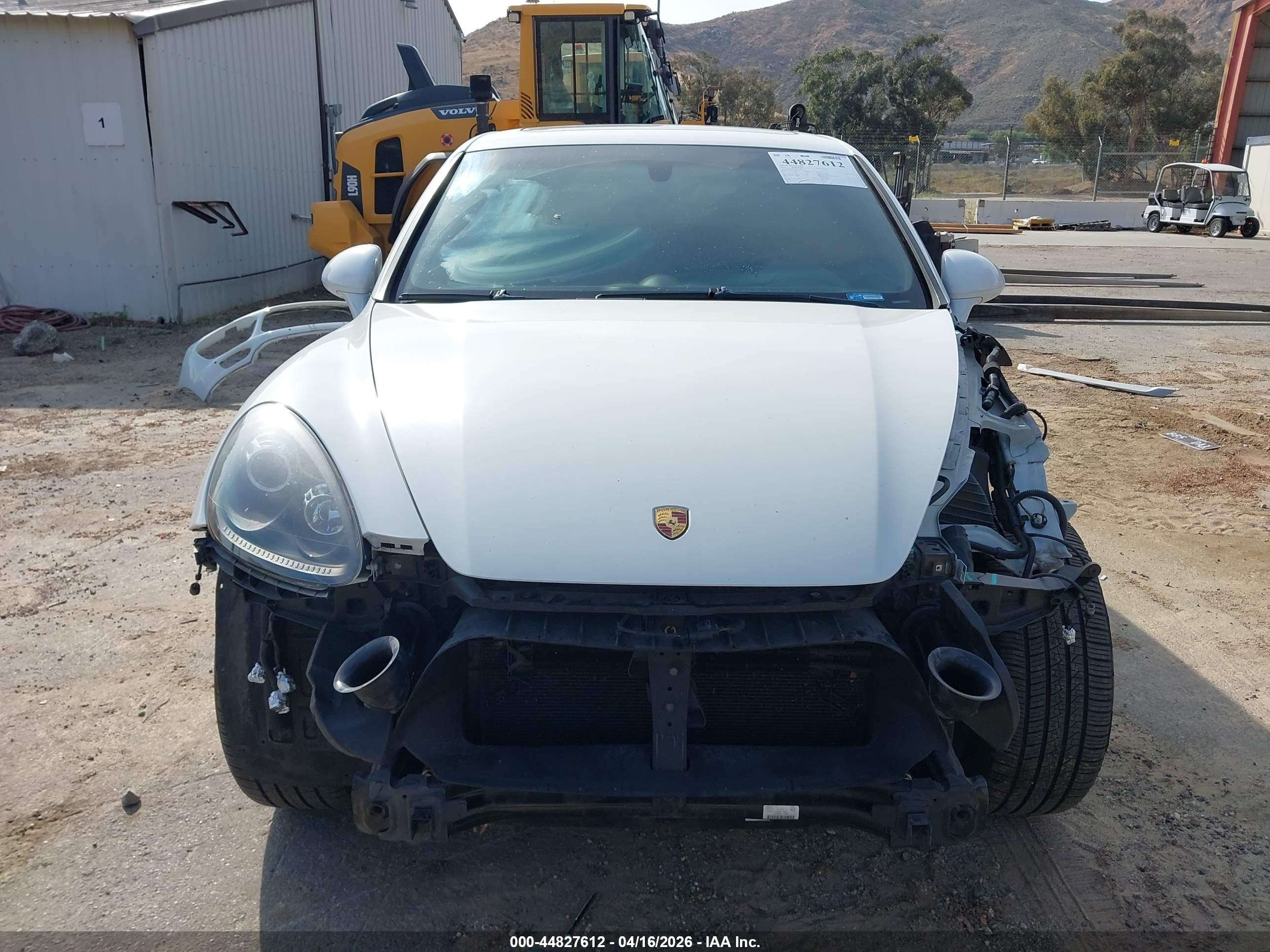 2013 Porsche Cayenne Gts White vin: WP1AD2A24DLA77672