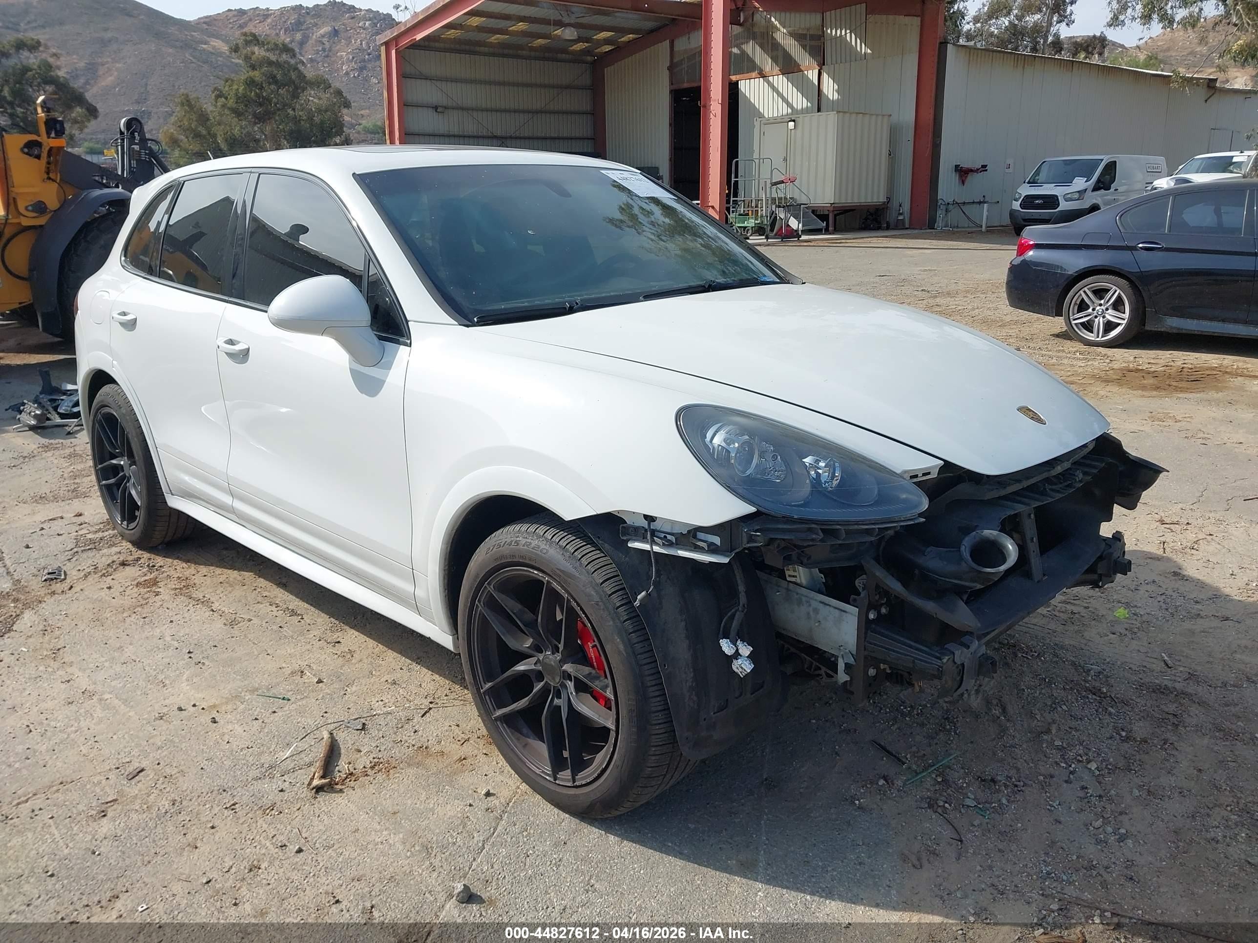2013 Porsche Cayenne Gts White vin: WP1AD2A24DLA77672