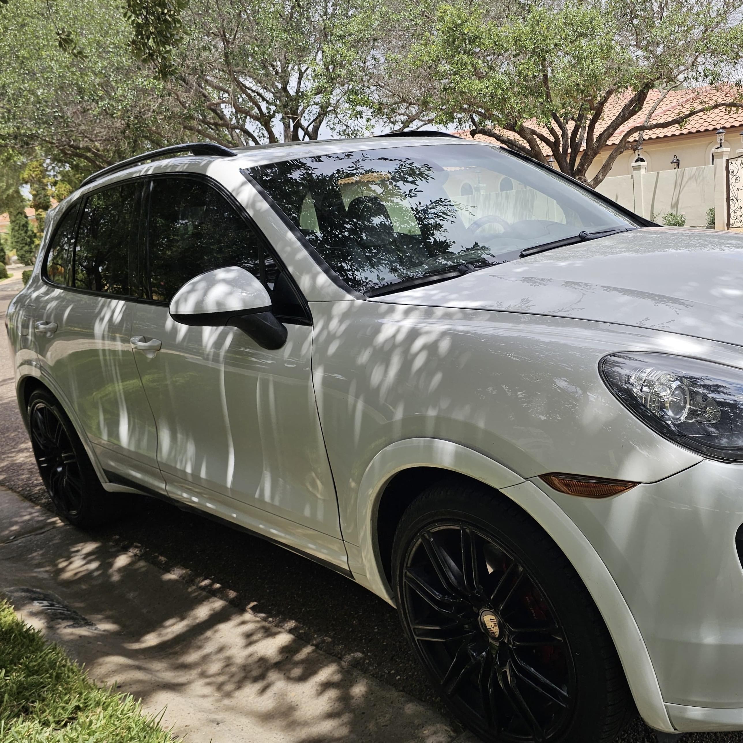 2013 Porsche Cayenne Gts White vin: WP1AD2A26DLA73039