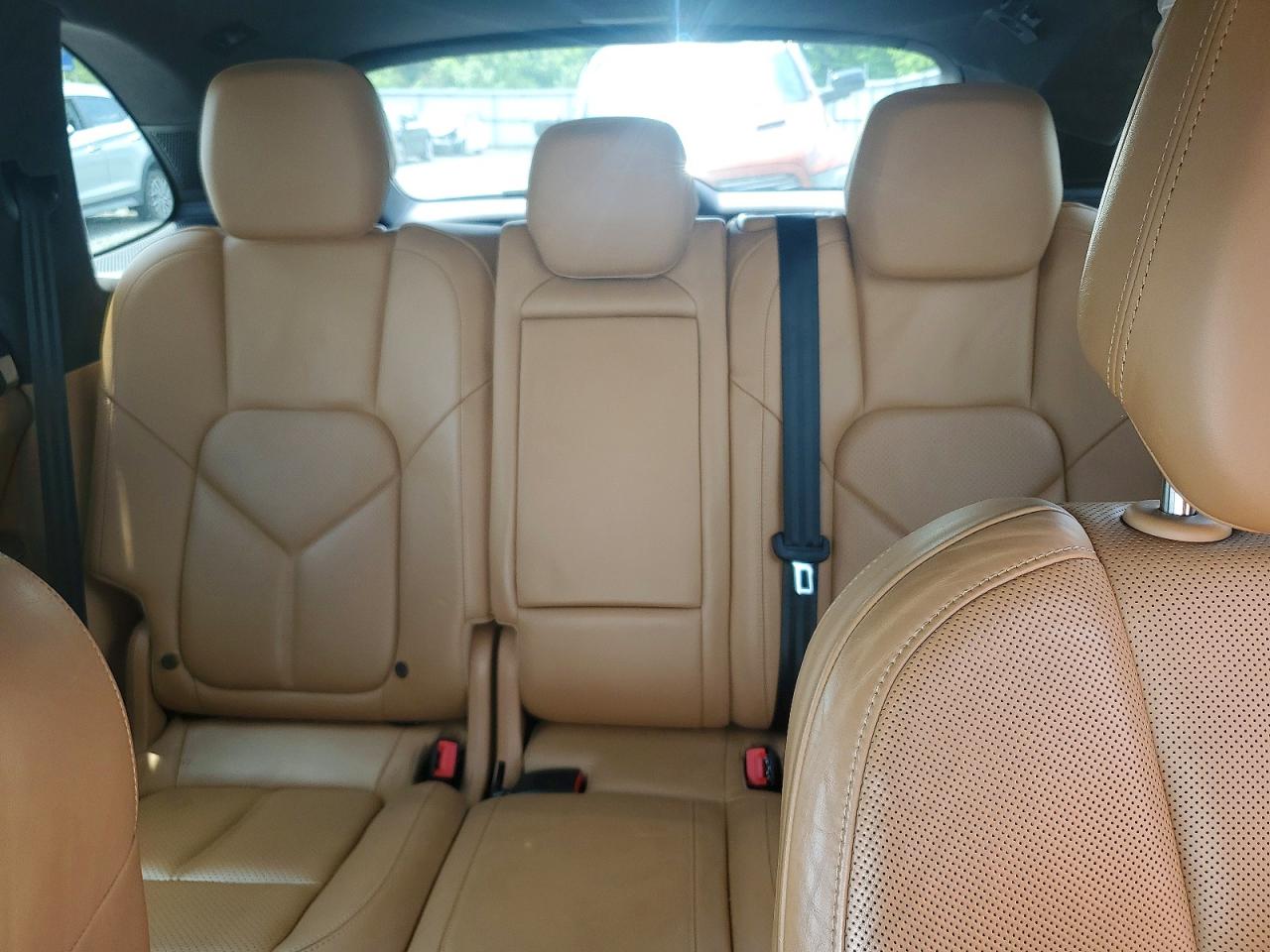 2014 Porsche Cayenne Gts White vin: WP1AD2A27ELA77070
