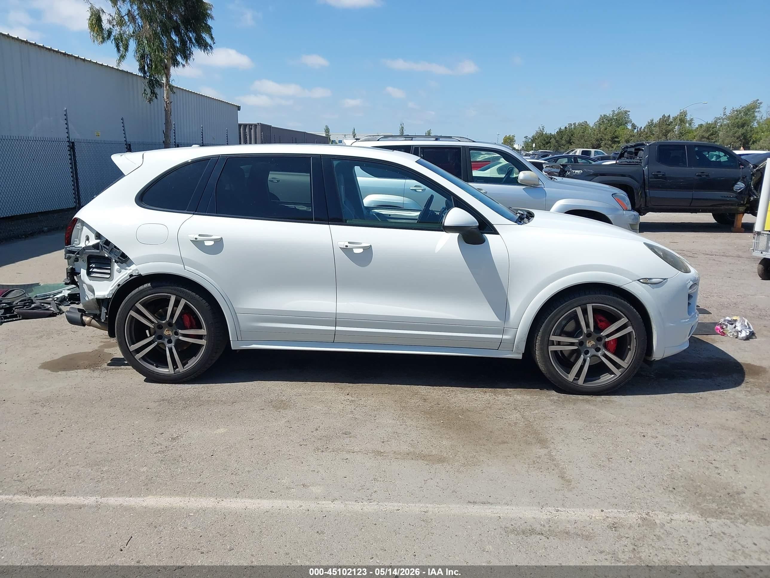 2013 Porsche Cayenne Gts White vin: WP1AD2A28DLA75407