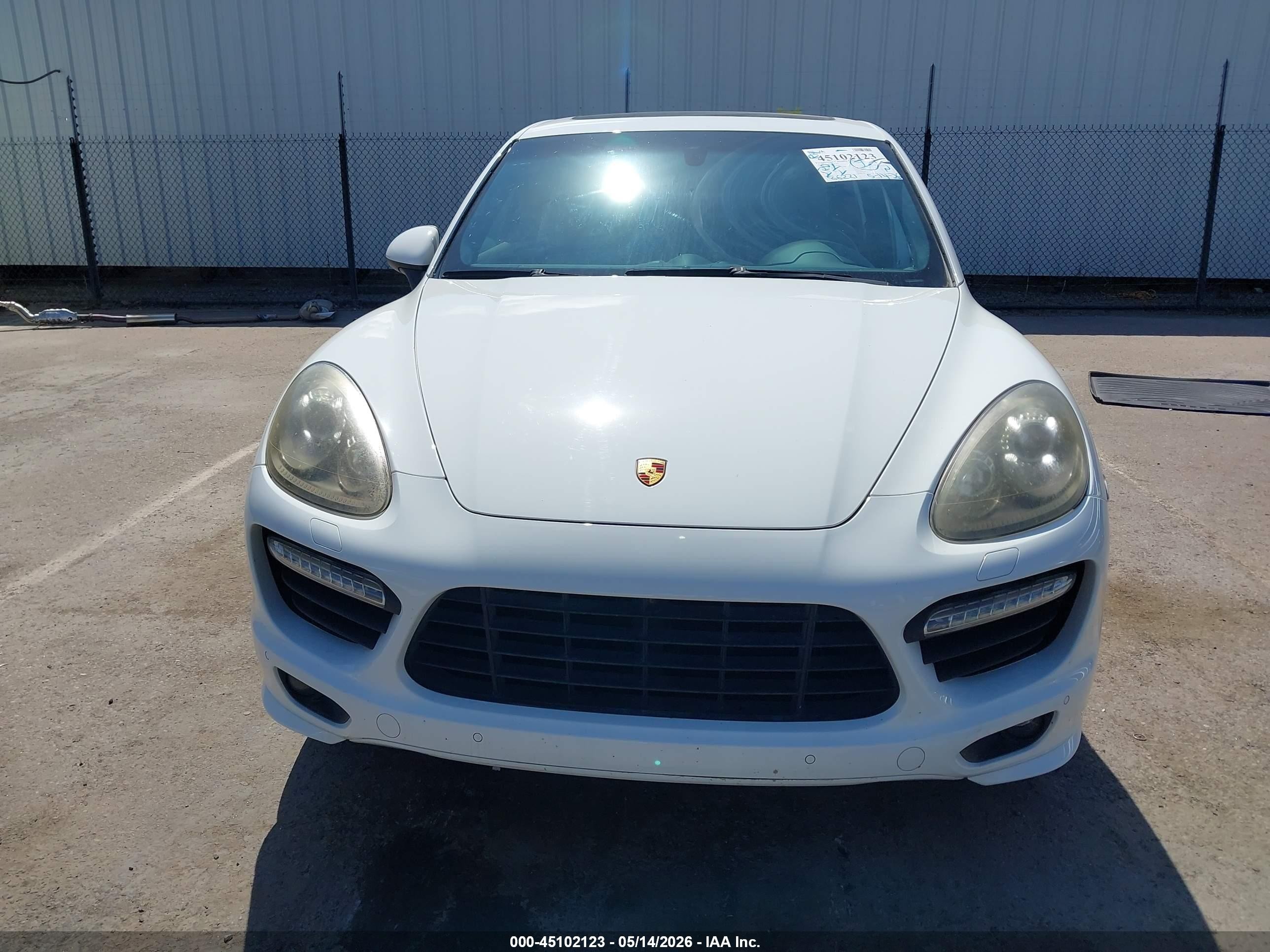2013 Porsche Cayenne Gts White vin: WP1AD2A28DLA75407