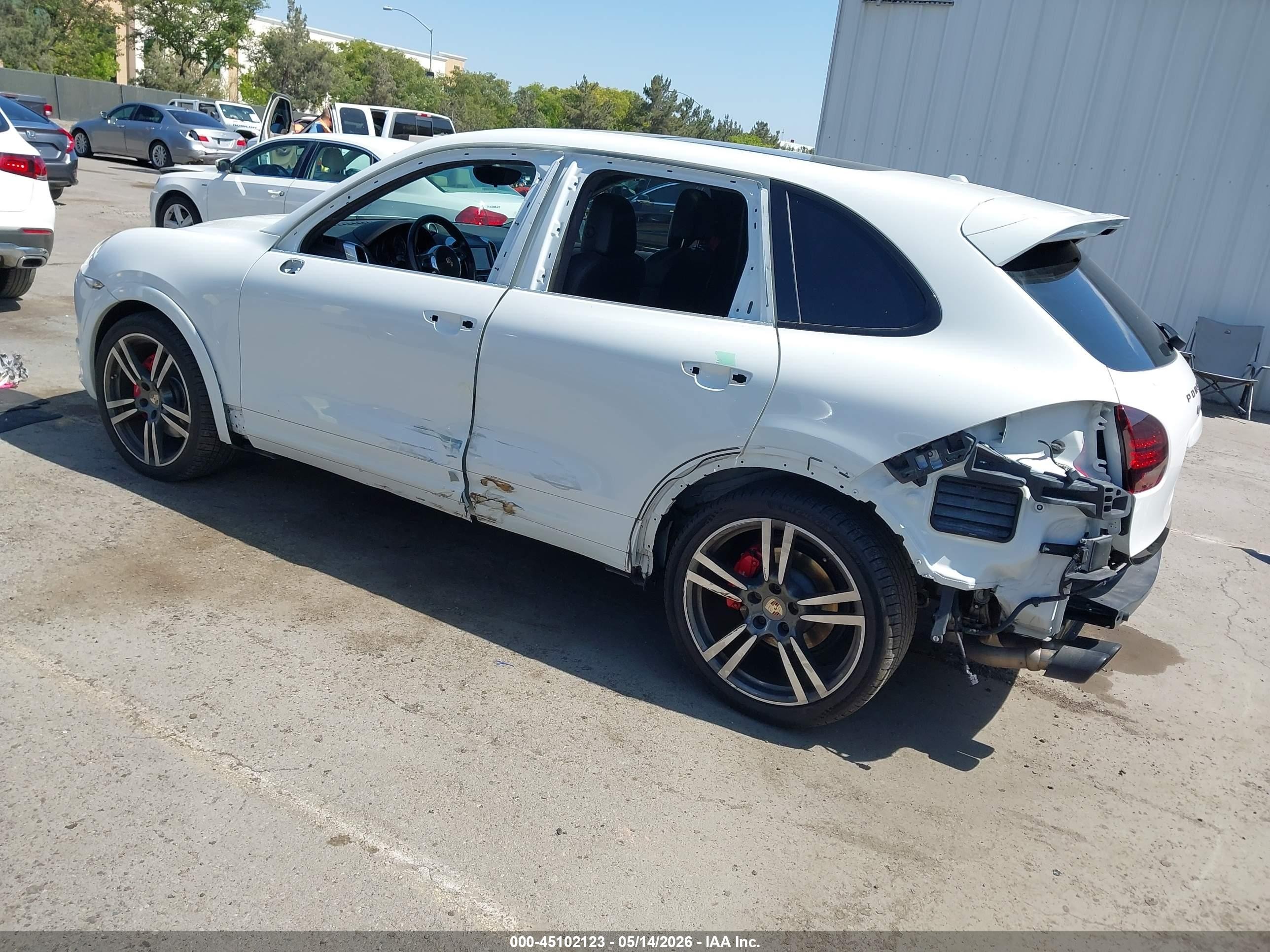 2013 Porsche Cayenne Gts White vin: WP1AD2A28DLA75407