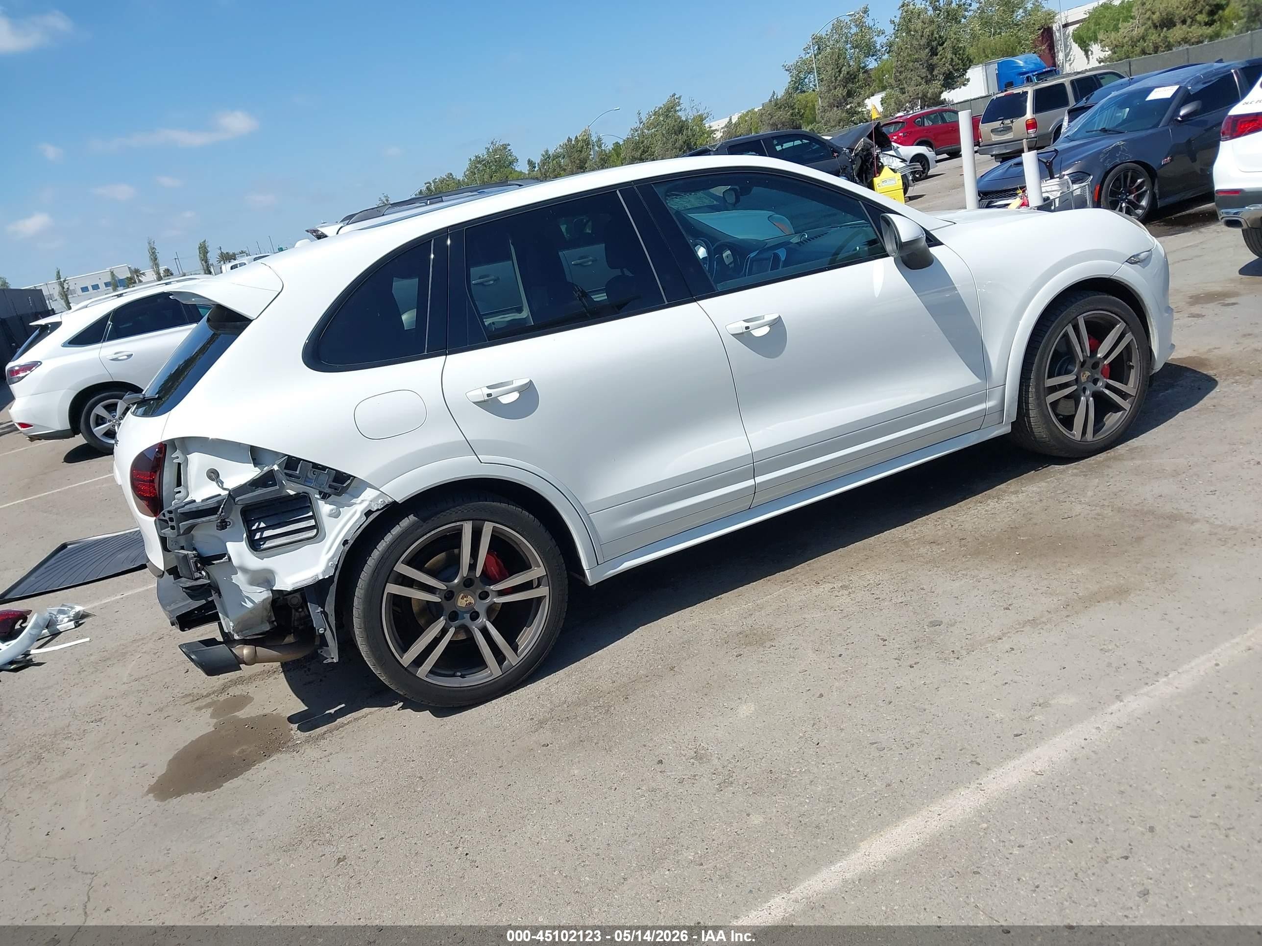 2013 Porsche Cayenne Gts White vin: WP1AD2A28DLA75407