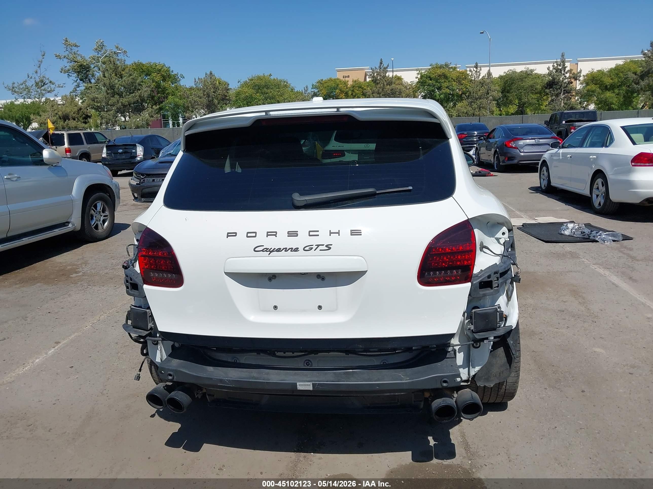 2013 Porsche Cayenne Gts White vin: WP1AD2A28DLA75407