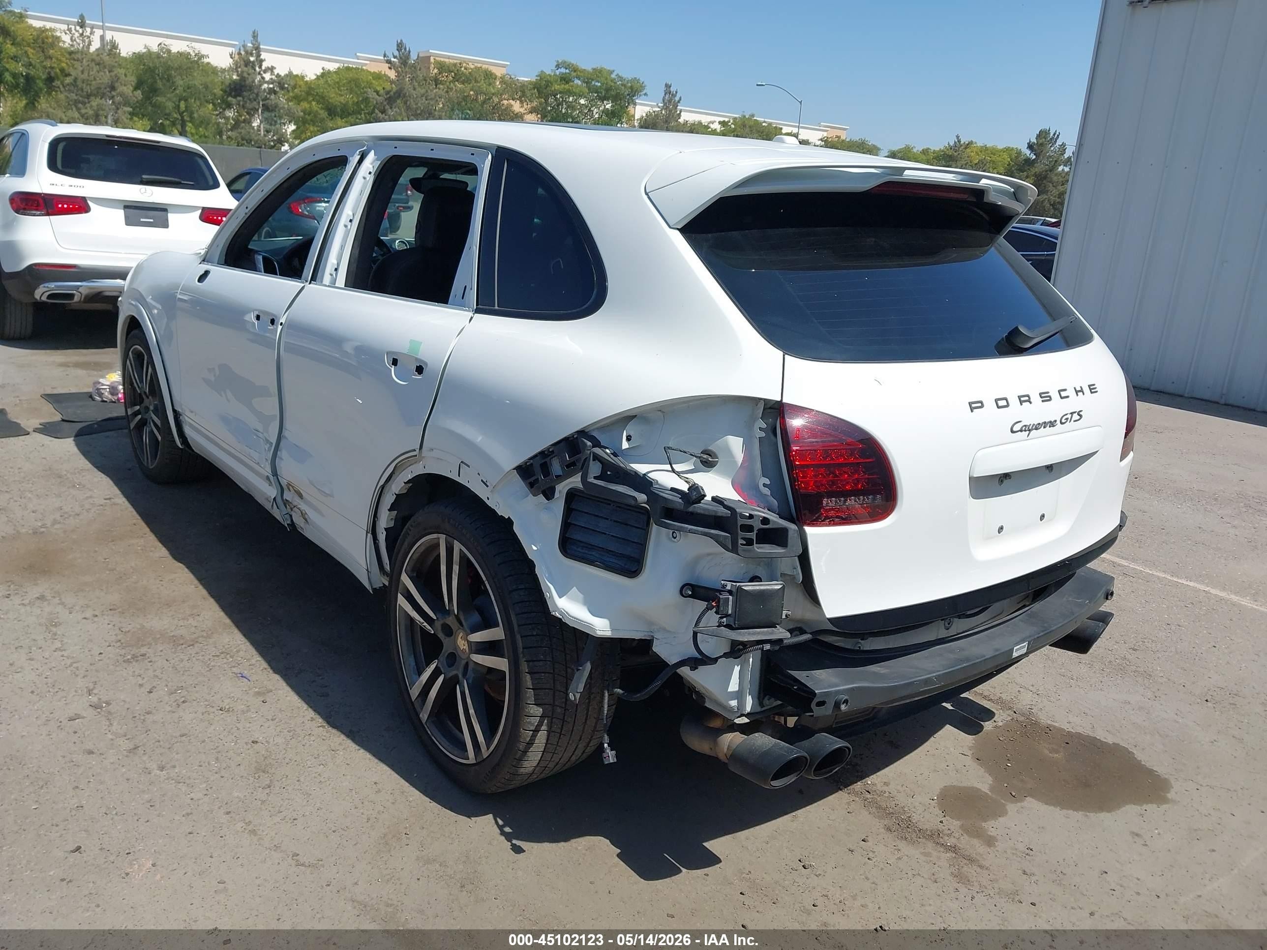 2013 Porsche Cayenne Gts White vin: WP1AD2A28DLA75407