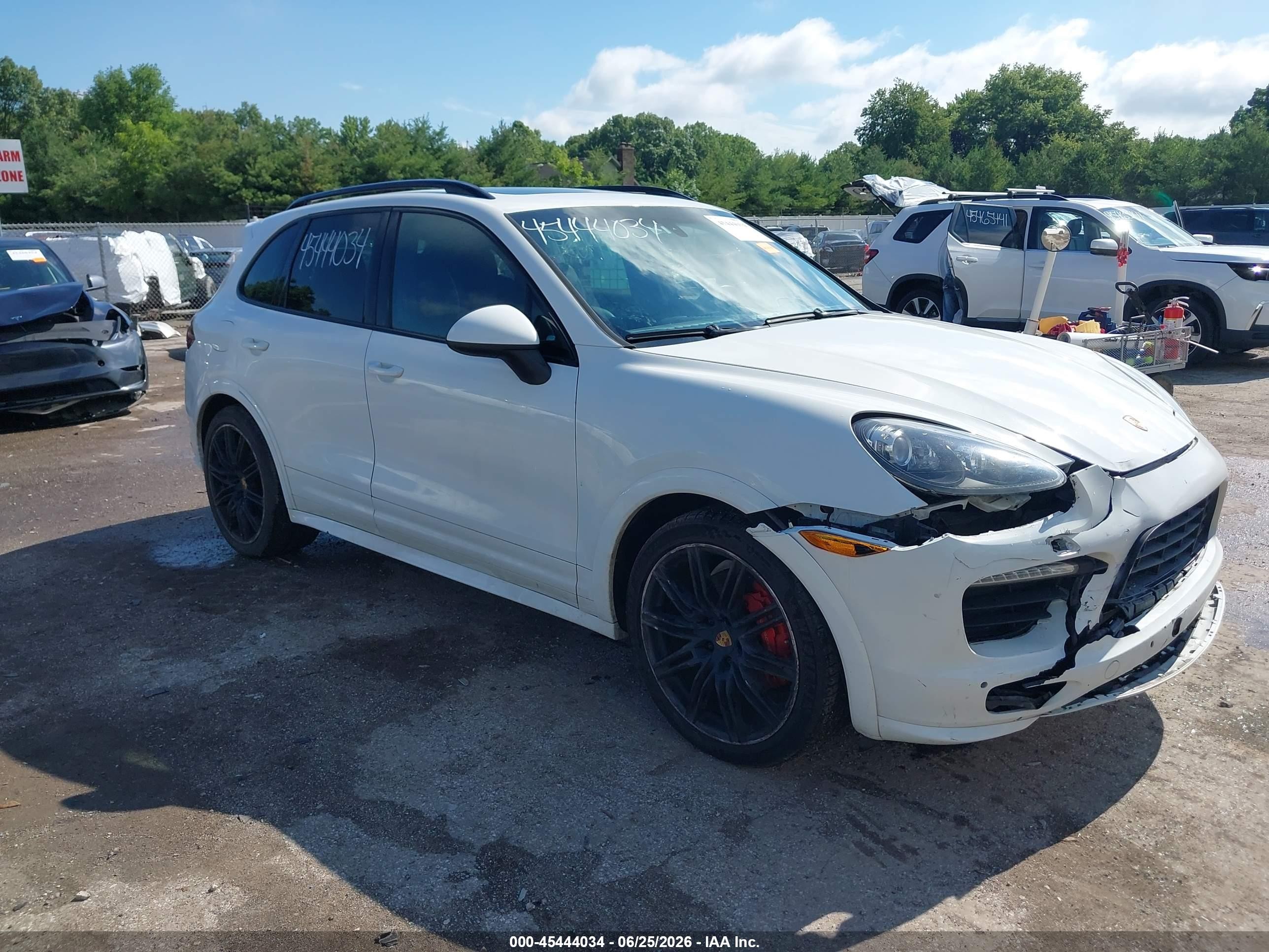 2013 Porsche Cayenne Gts White vin: WP1AD2A29DLA79661