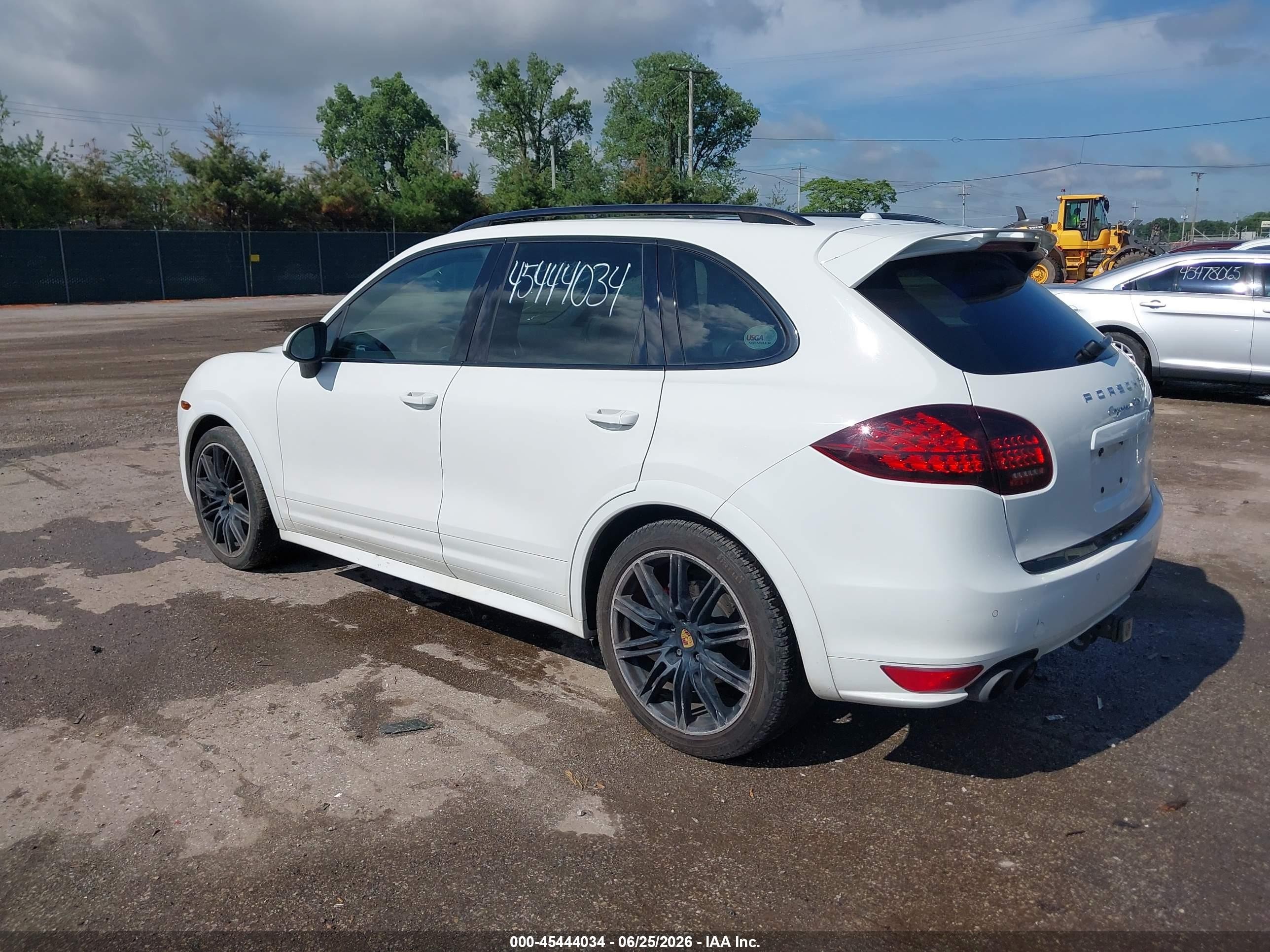 2013 Porsche Cayenne Gts White vin: WP1AD2A29DLA79661