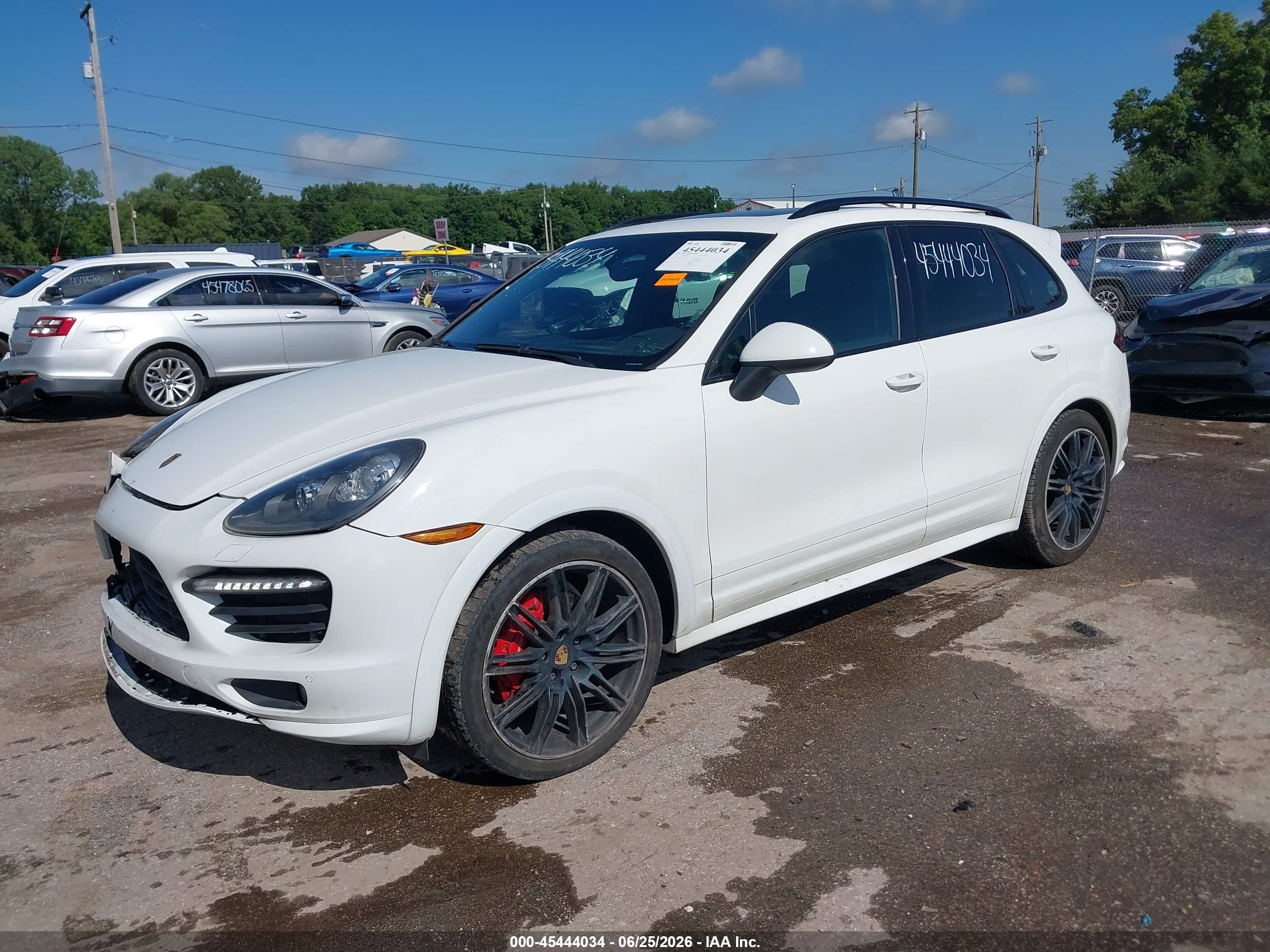 2013 Porsche Cayenne Gts White vin: WP1AD2A29DLA79661
