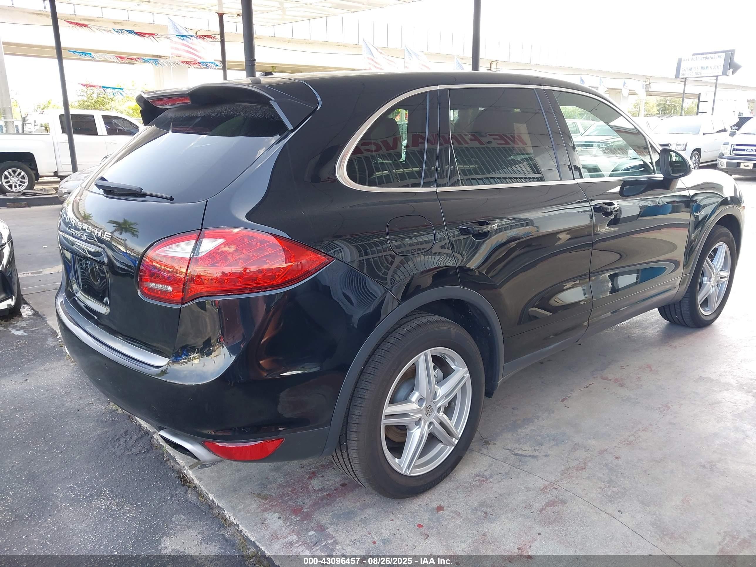 2011 Porsche Cayenne Hybrid S Black vin: WP1AE2A20BLA92714
