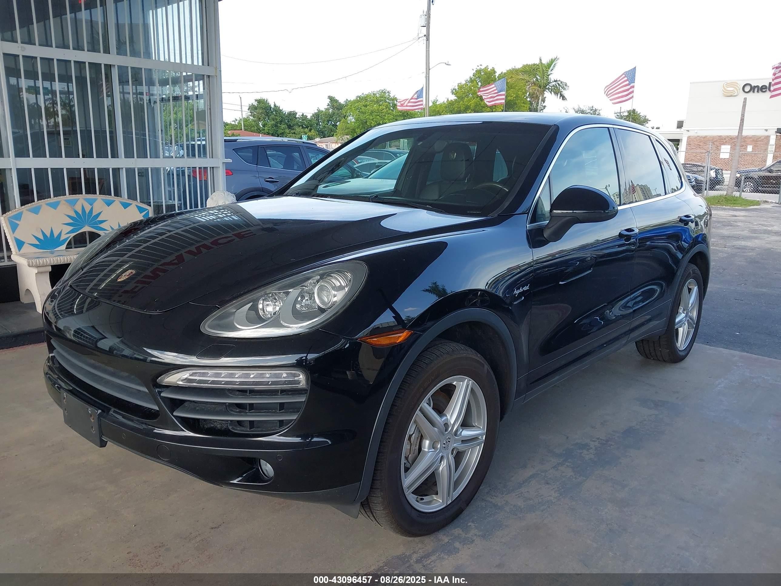 2011 Porsche Cayenne Hybrid S Black vin: WP1AE2A20BLA92714