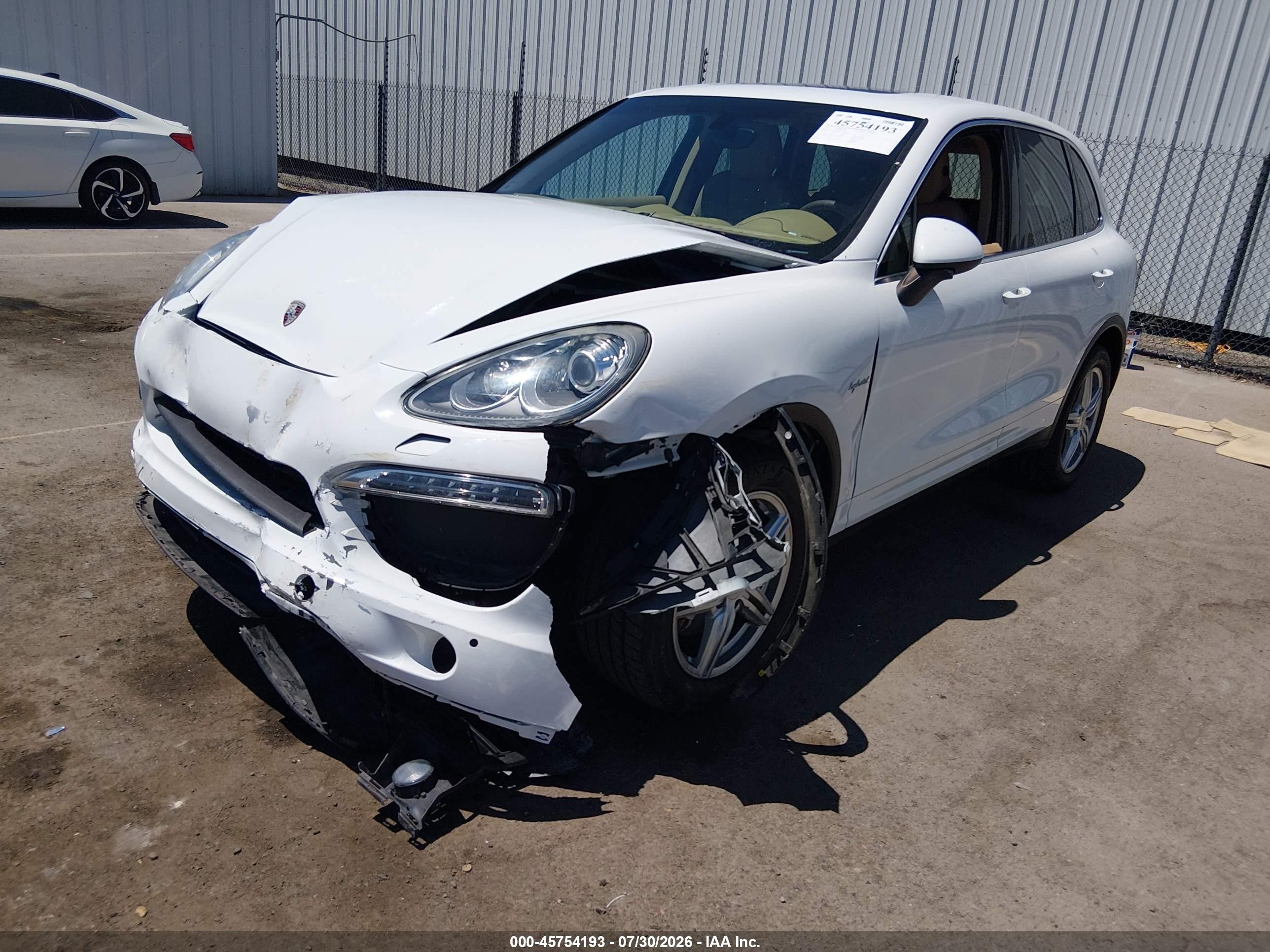 2013 Porsche Cayenne Hybrid S White vin: WP1AE2A21DLA15174