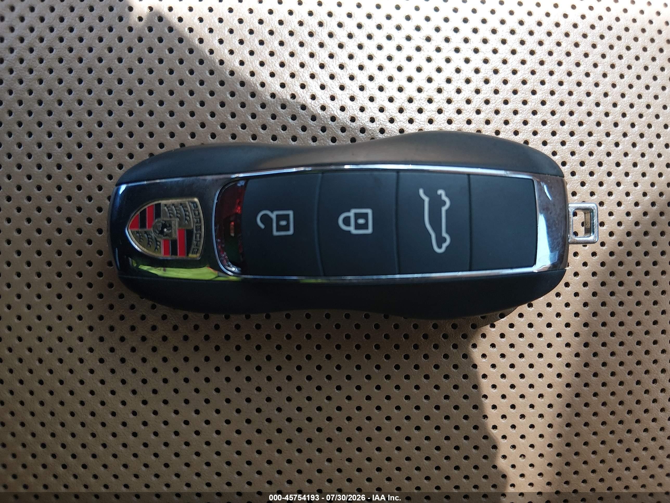 2013 Porsche Cayenne Hybrid S White vin: WP1AE2A21DLA15174