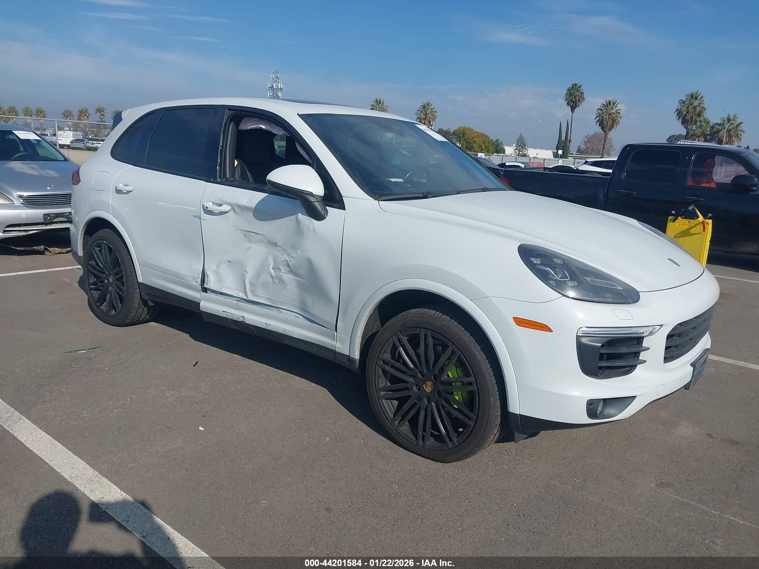 Fascinating 2017 Porsche Cayenne E Hybrid S Platinum Edition Picturesnull